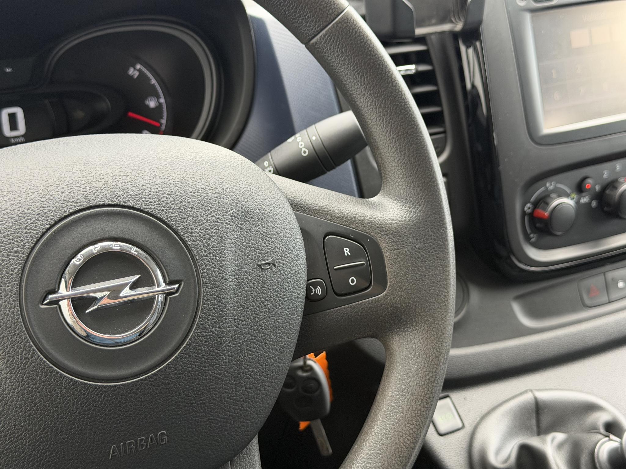 Foto van Opel Vivaro-b