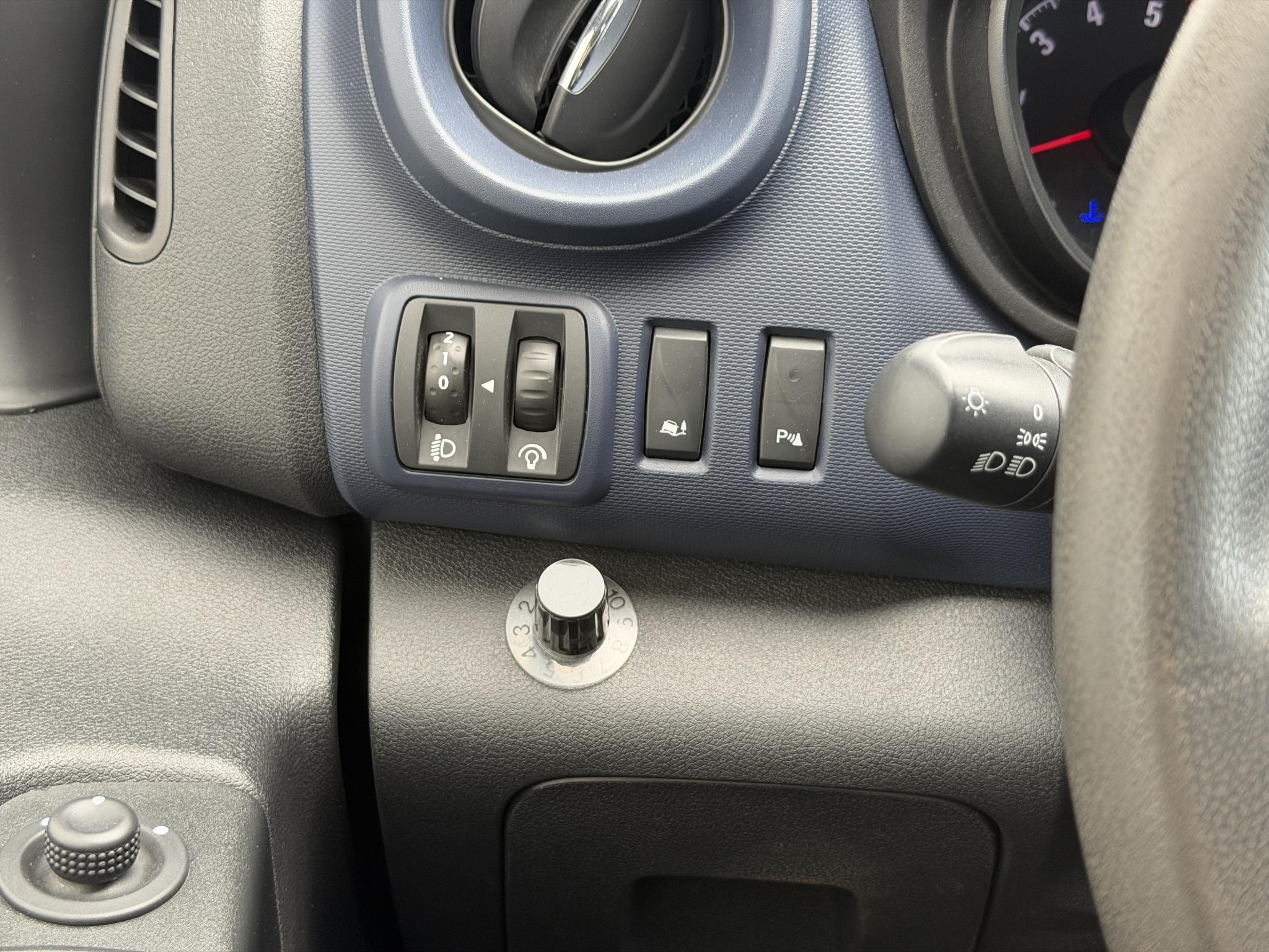Foto van Opel Vivaro-b