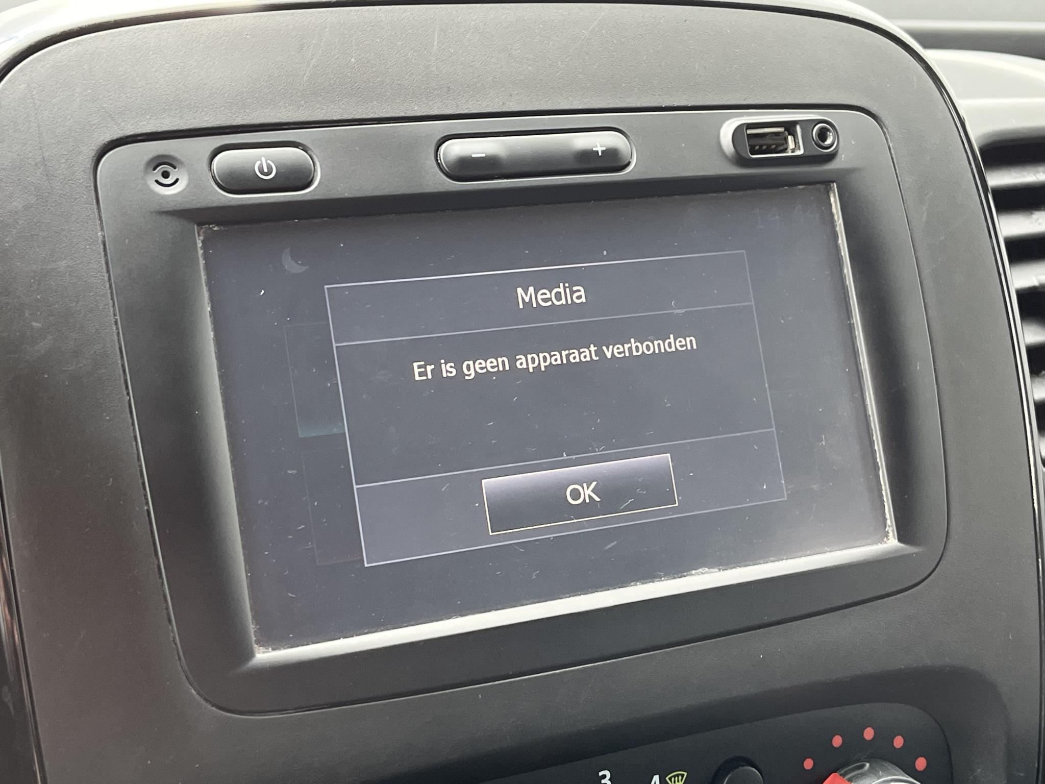 Foto van Opel Vivaro-b