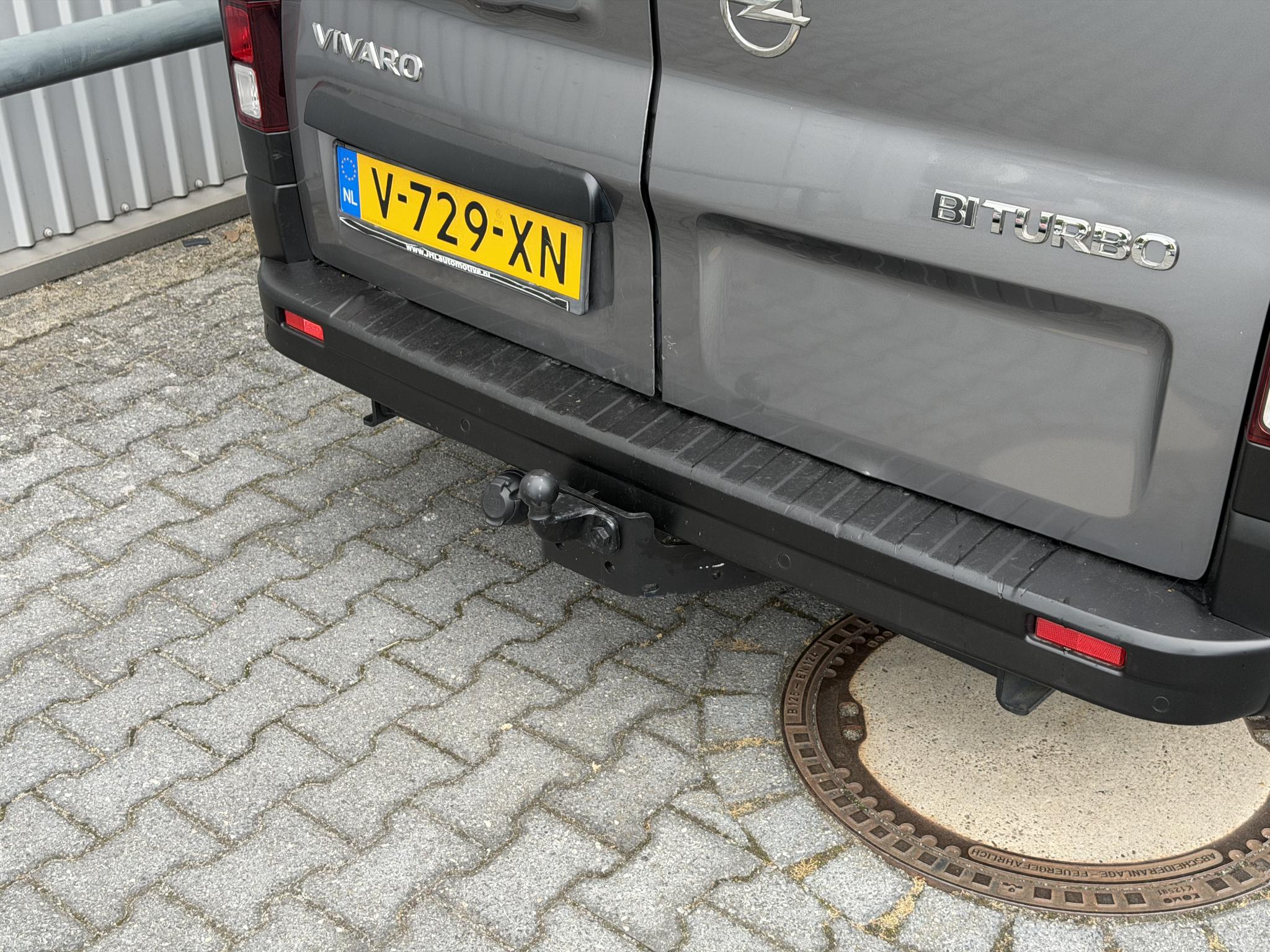 Foto van Opel Vivaro-b