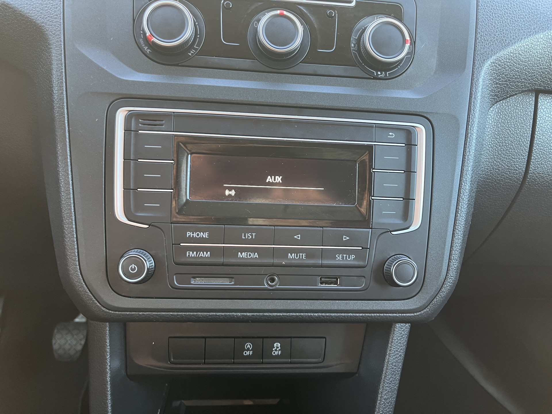 Foto van Volkswagen Caddy Modified Partition Wall