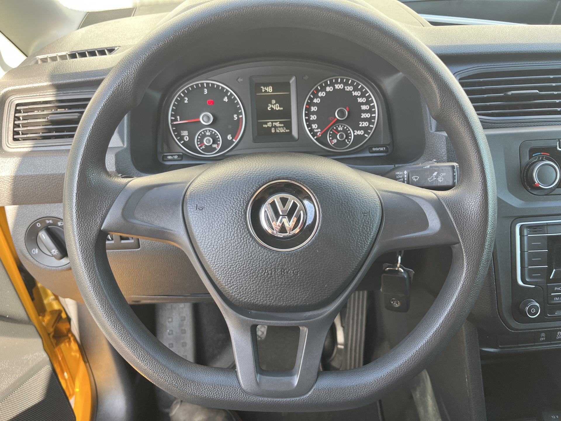 Foto van Volkswagen Caddy Modified Partition Wall