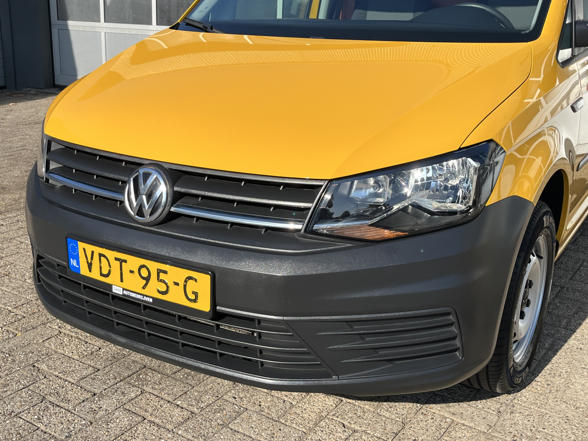 Foto van Volkswagen Caddy Modified Partition Wall