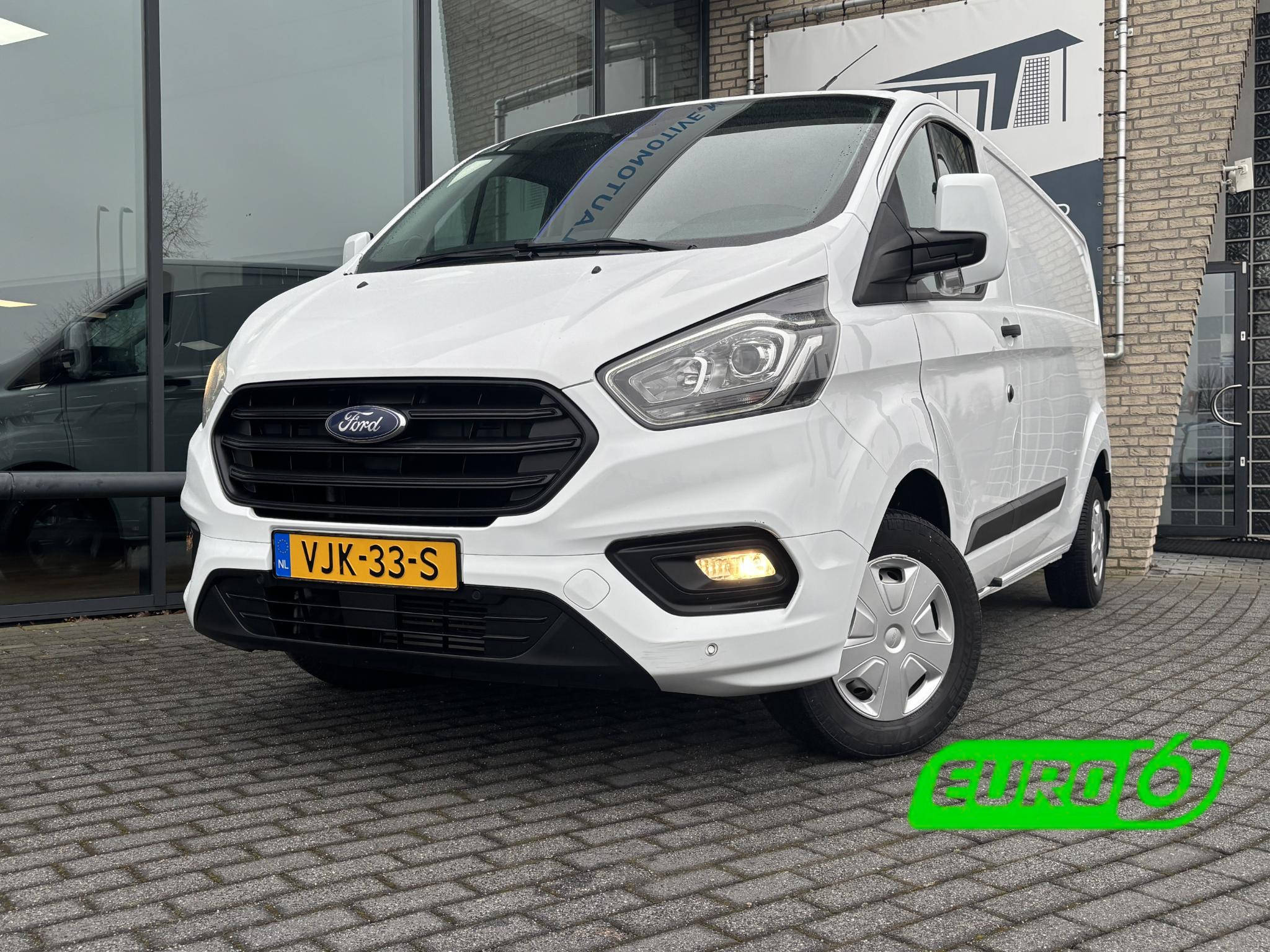 Ford Transit Custom 300 2.0 TDCI L2H1 Tr 2021 - voorkant