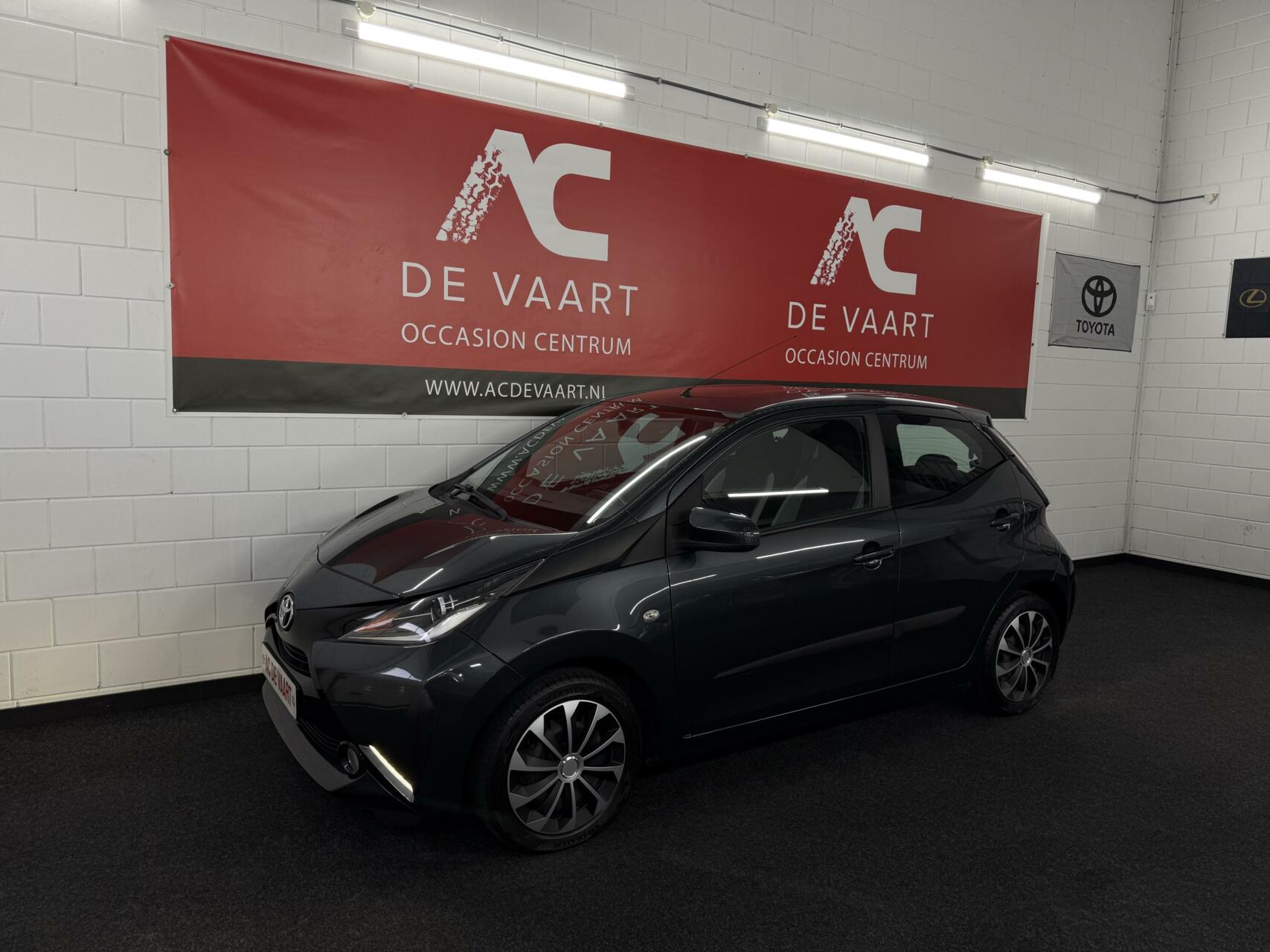 Toyota Aygo 1.0 VVT-i x-play - VERKOCHT! 2016 - voorkant