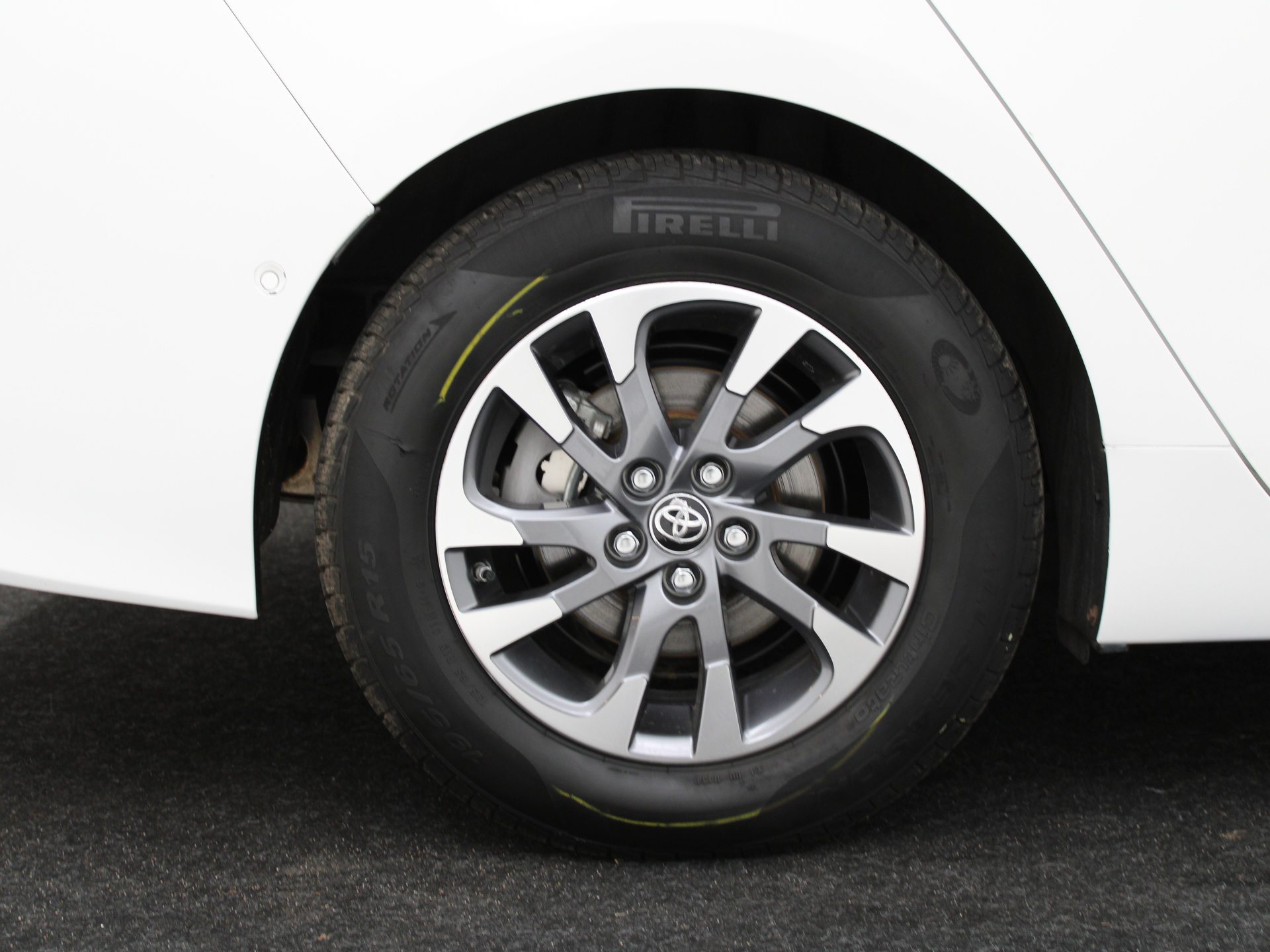 Foto van Toyota Toyota Prius PHV