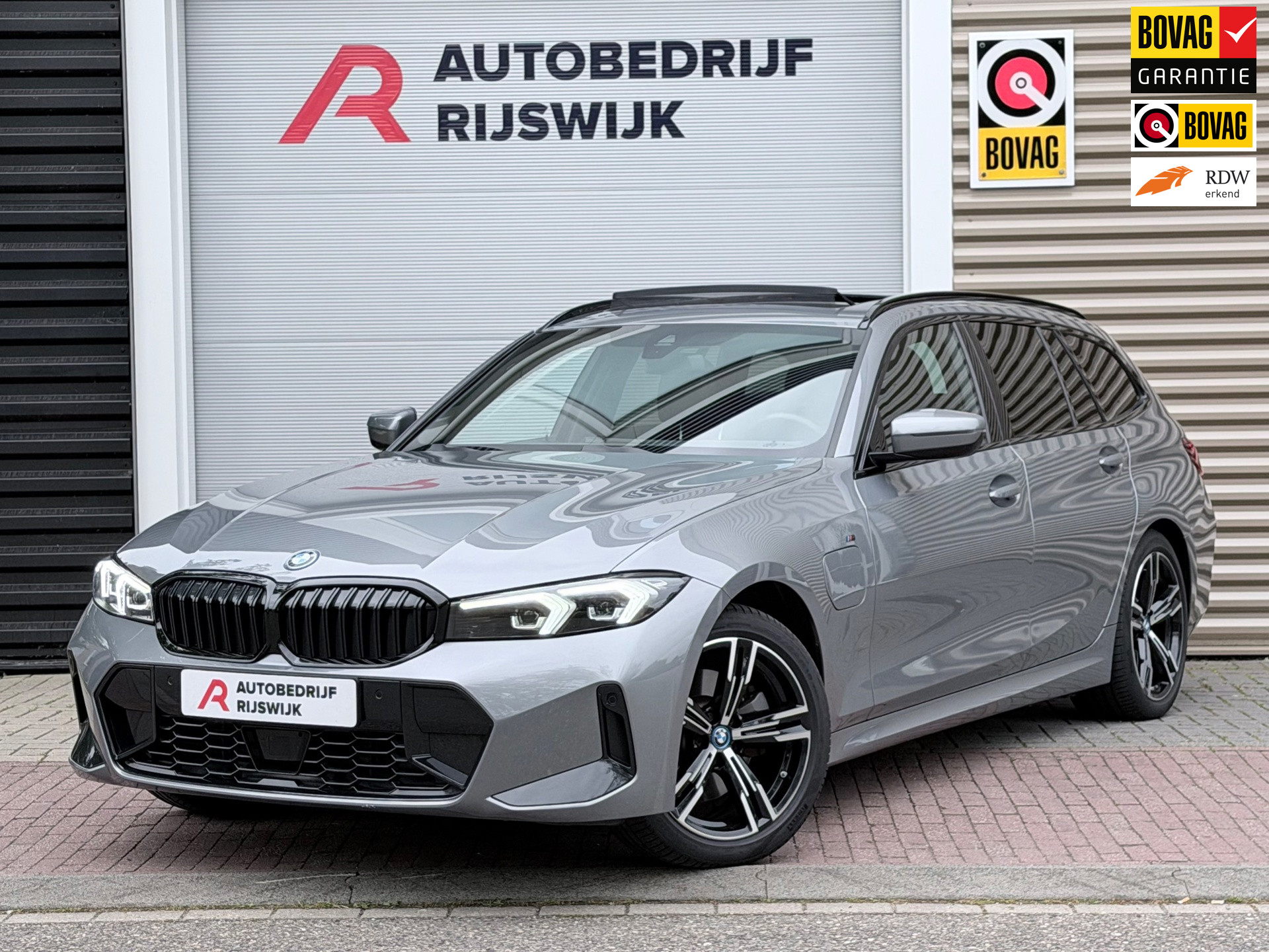 BMW 320e 320e Pano/Camera/Trekhaak 2022 - voorkant