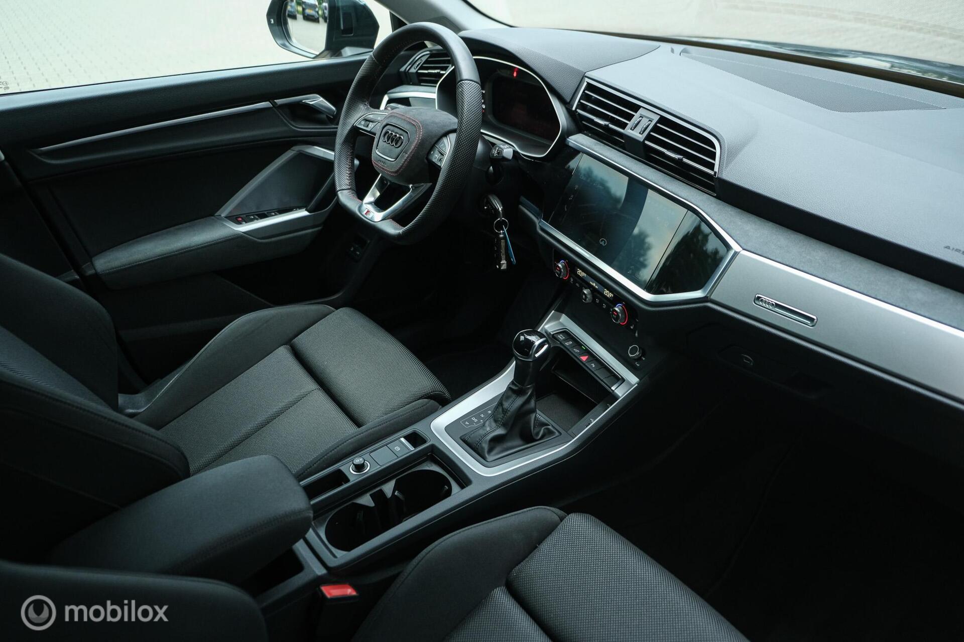 Foto van Audi Q3 E-tron