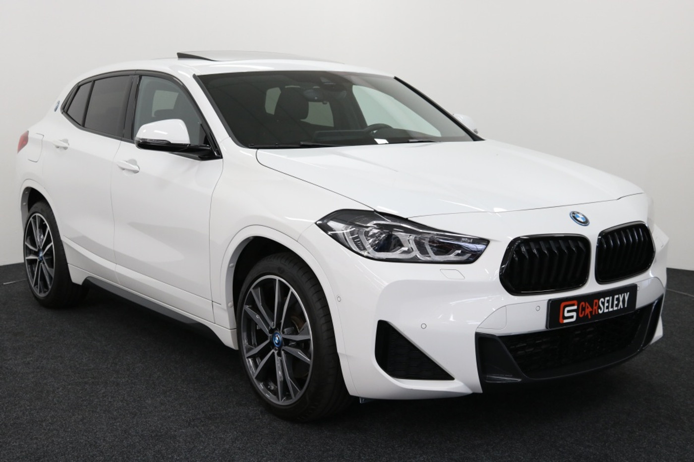 Foto van BMW X2 Xdrive25e