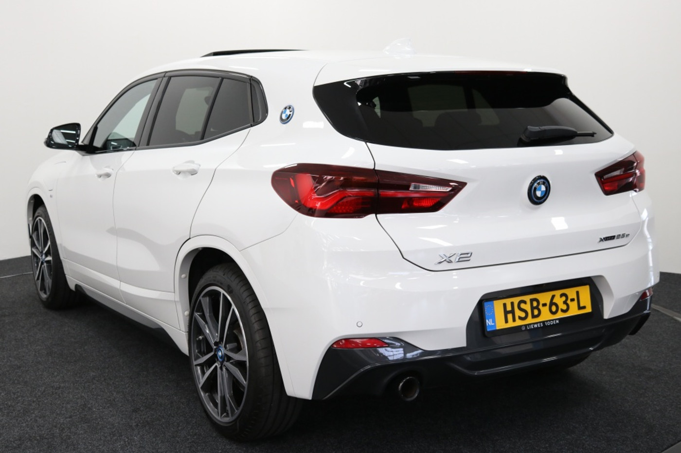 Foto van BMW X2 Xdrive25e