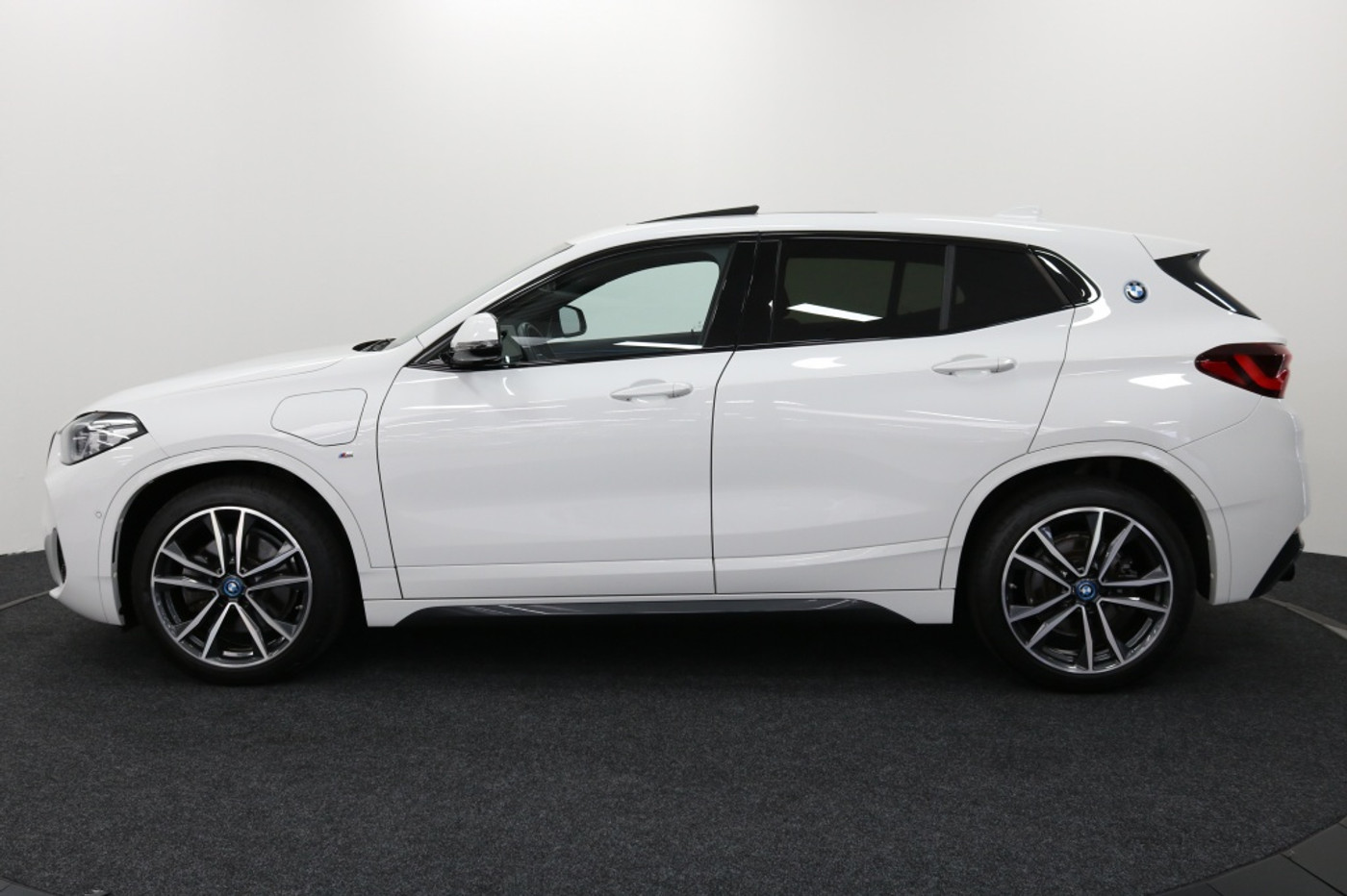 Foto van BMW X2 Xdrive25e