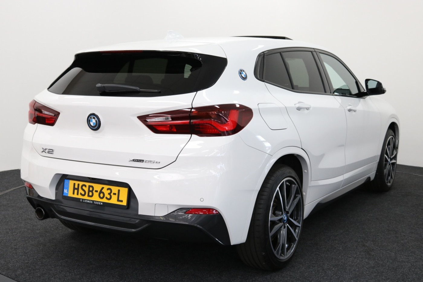 Foto van BMW X2 Xdrive25e