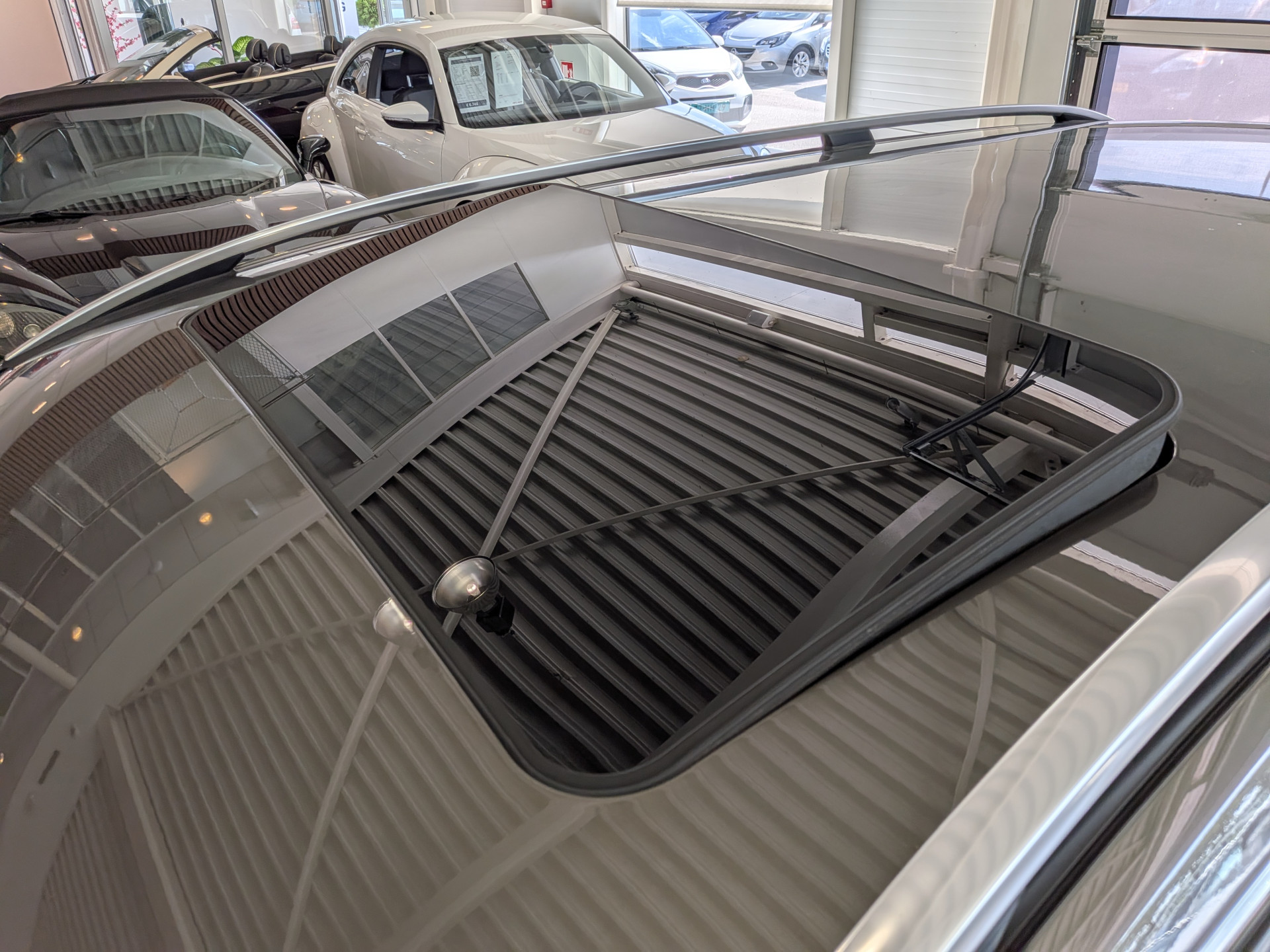 Foto van Mercedes-Benz E 250 Cgi