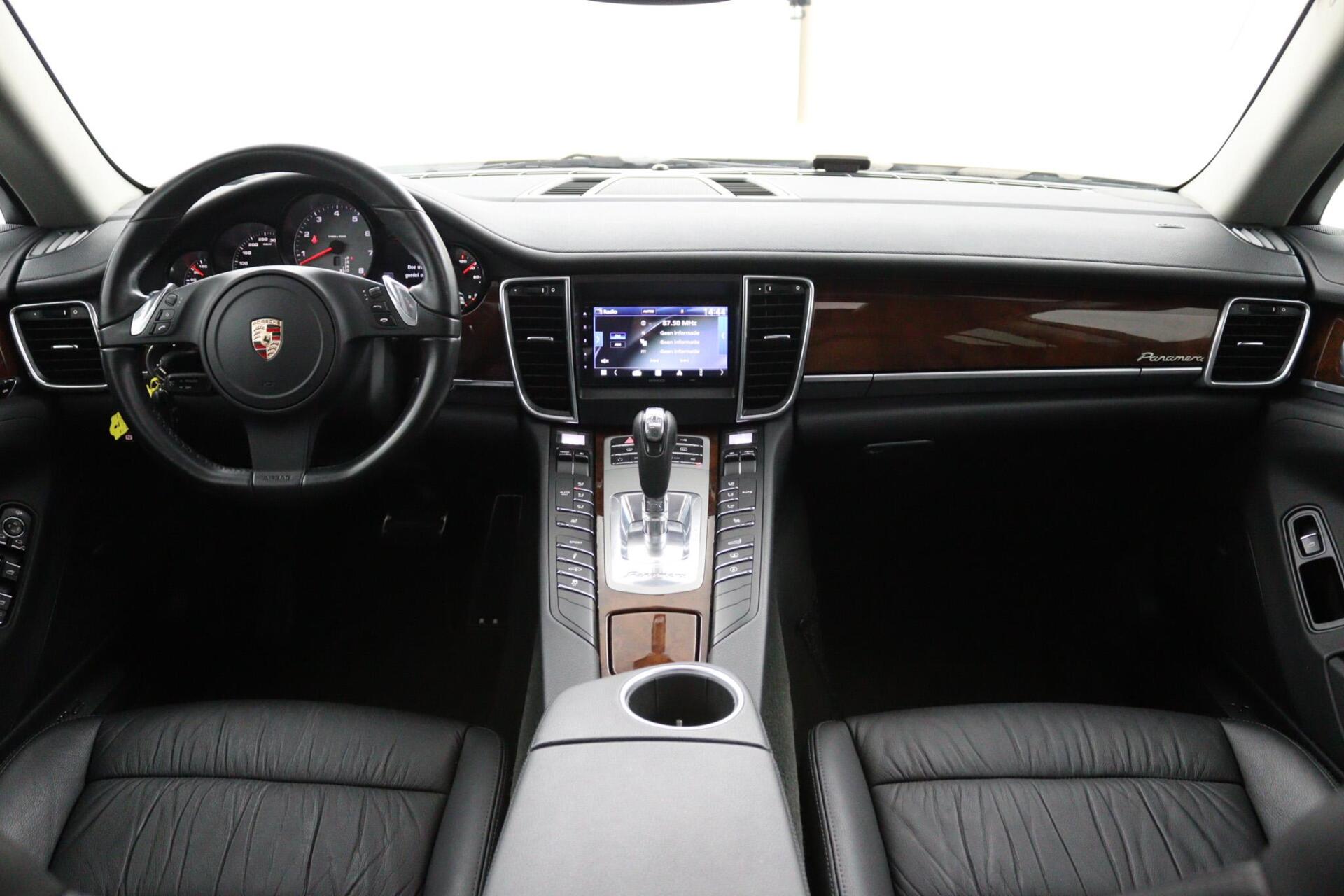 Foto van Porsche Panamera S