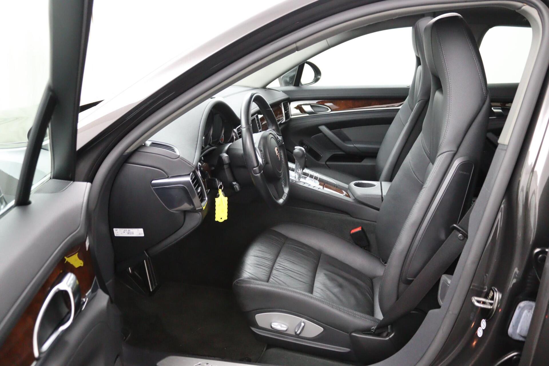 Foto van Porsche Panamera S