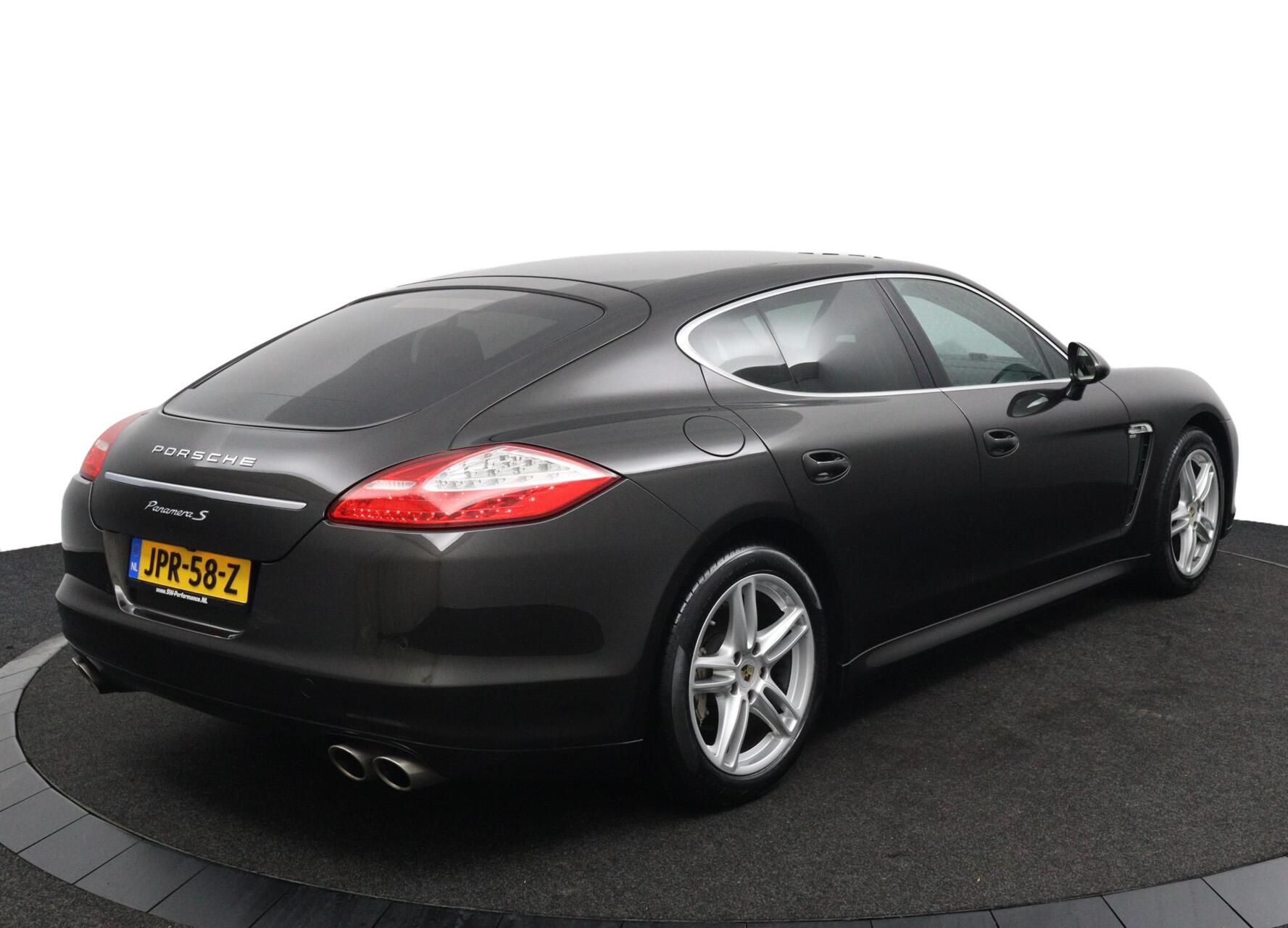Foto van Porsche Panamera S