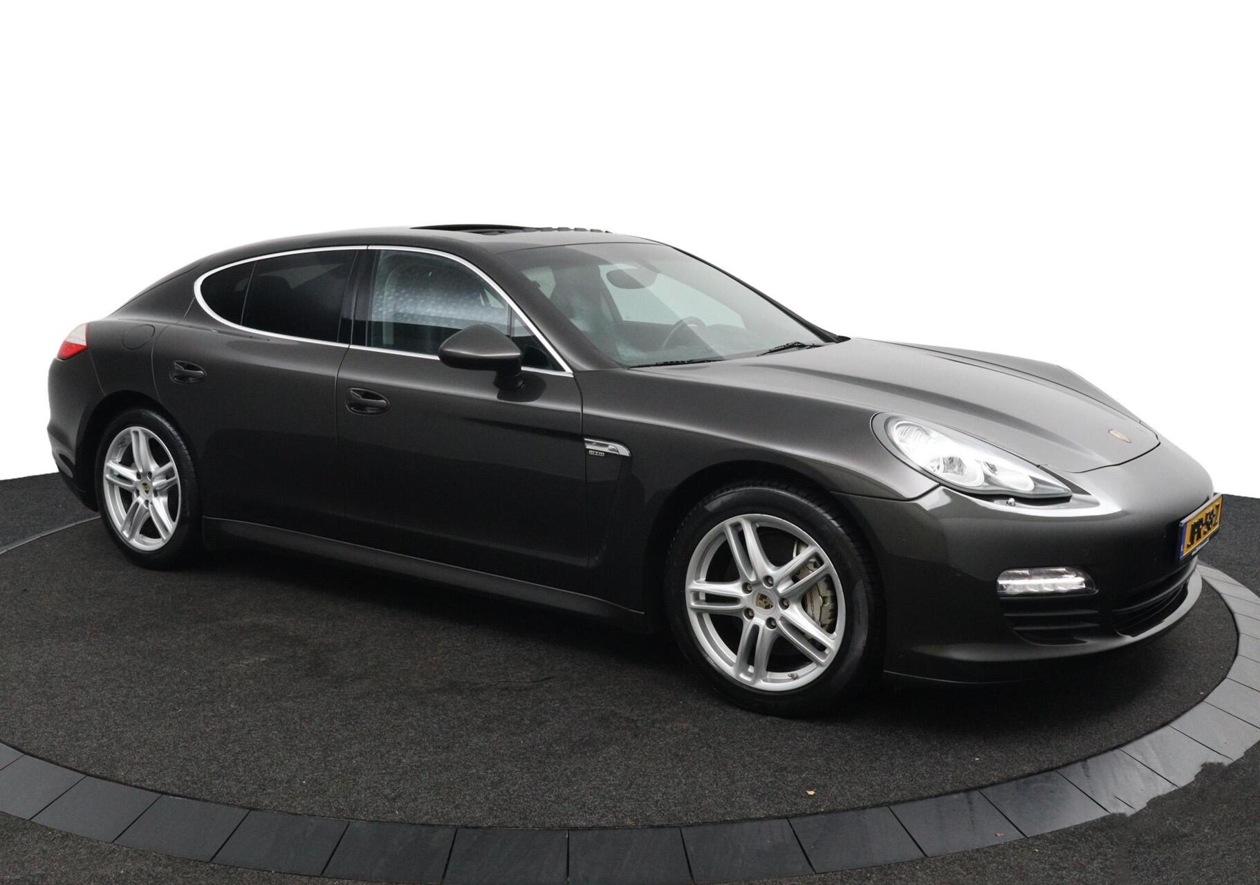 Foto van Porsche Panamera S