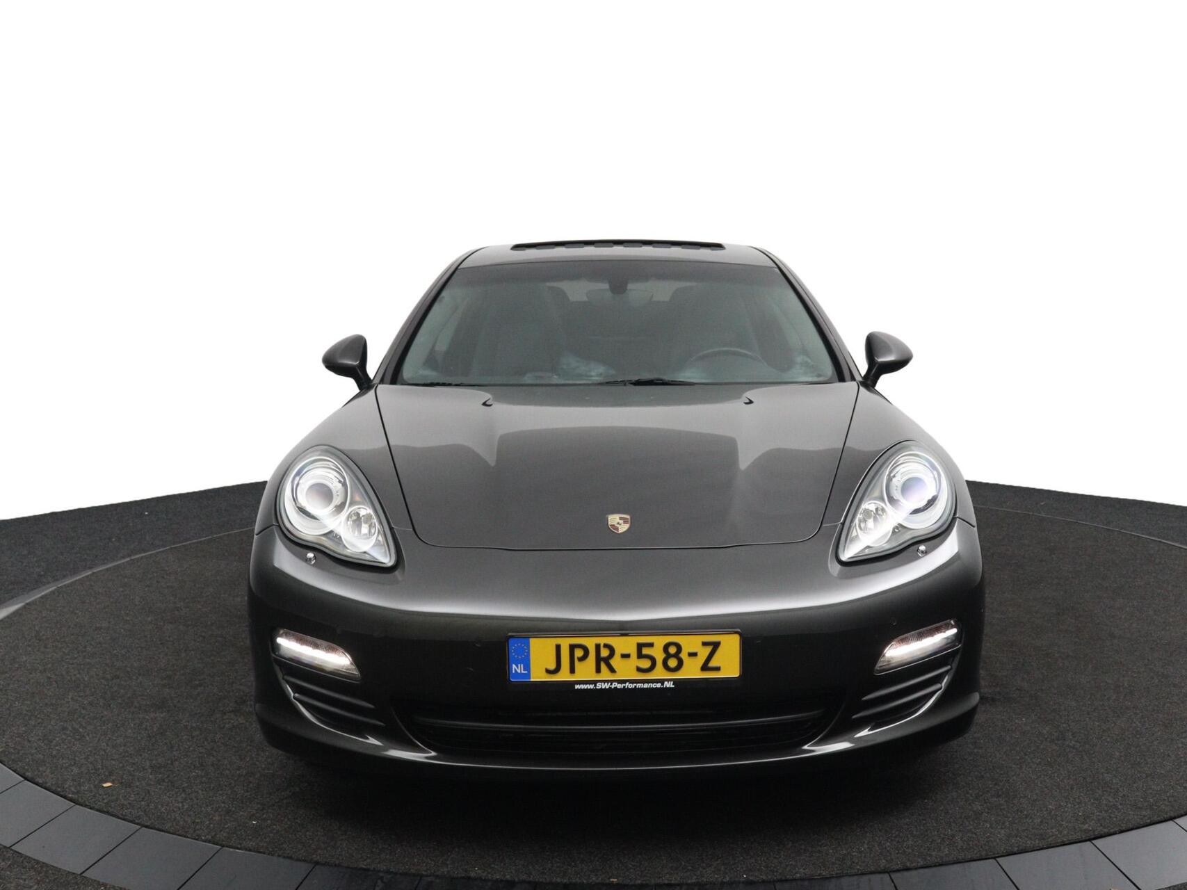 Foto van Porsche Panamera S