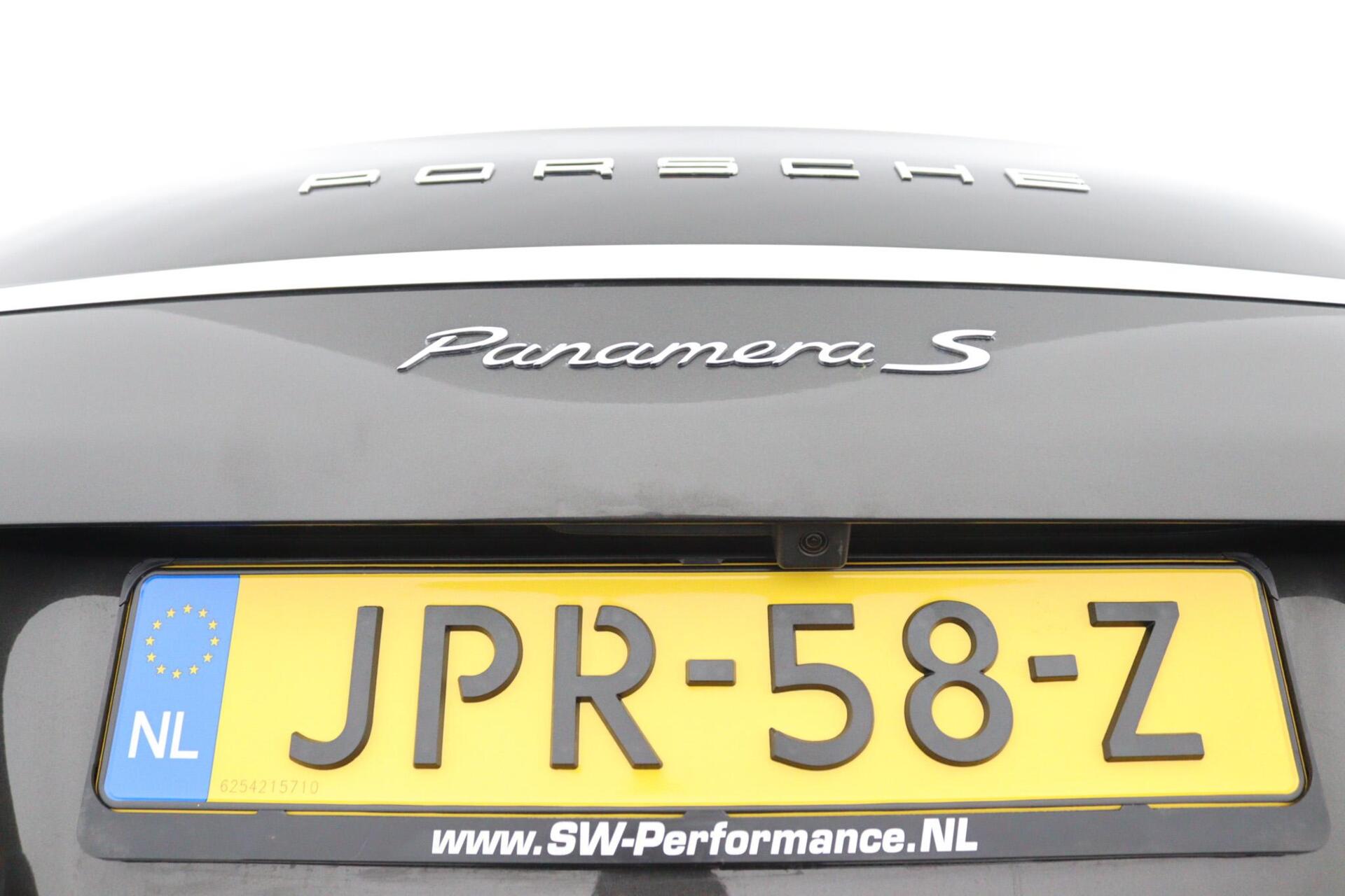 Foto van Porsche Panamera S