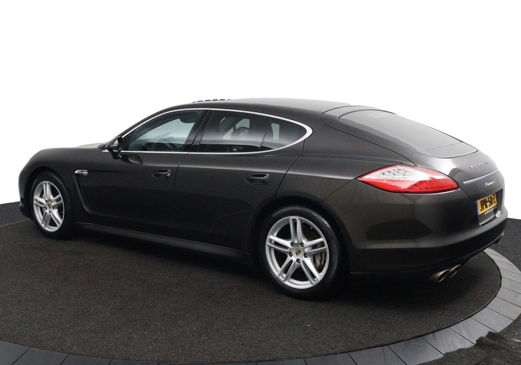 Foto van Porsche Panamera S