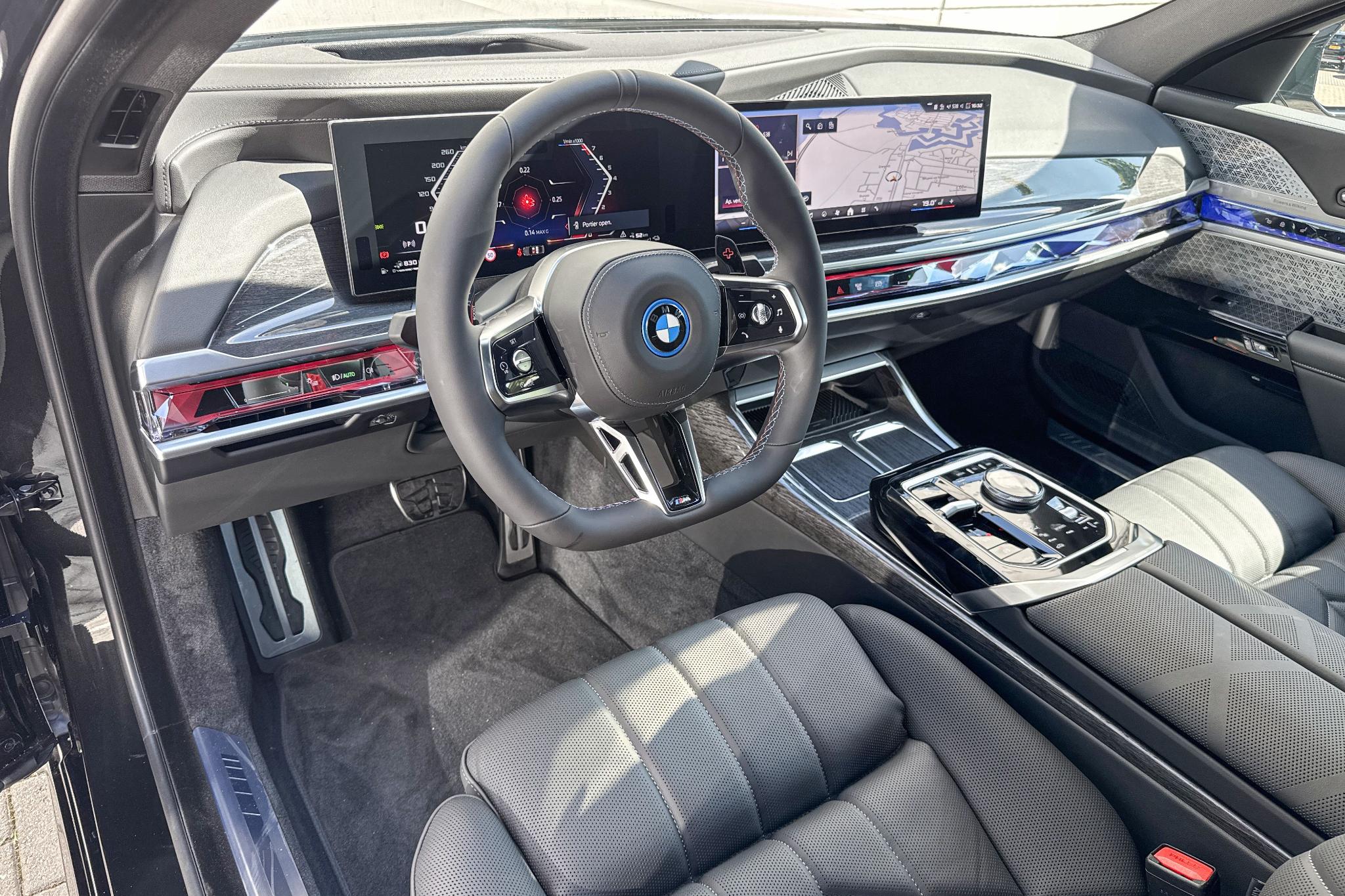 Foto van BMW M760e xDrive