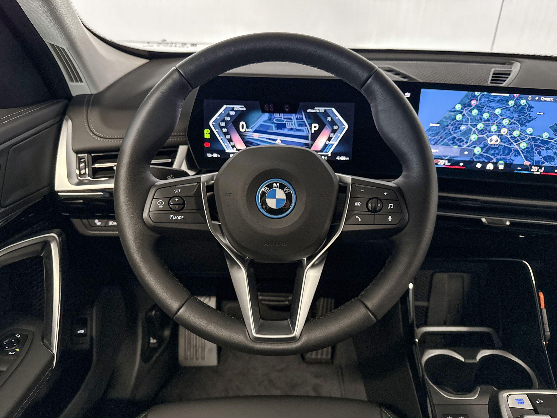 Foto van BMW Ix1