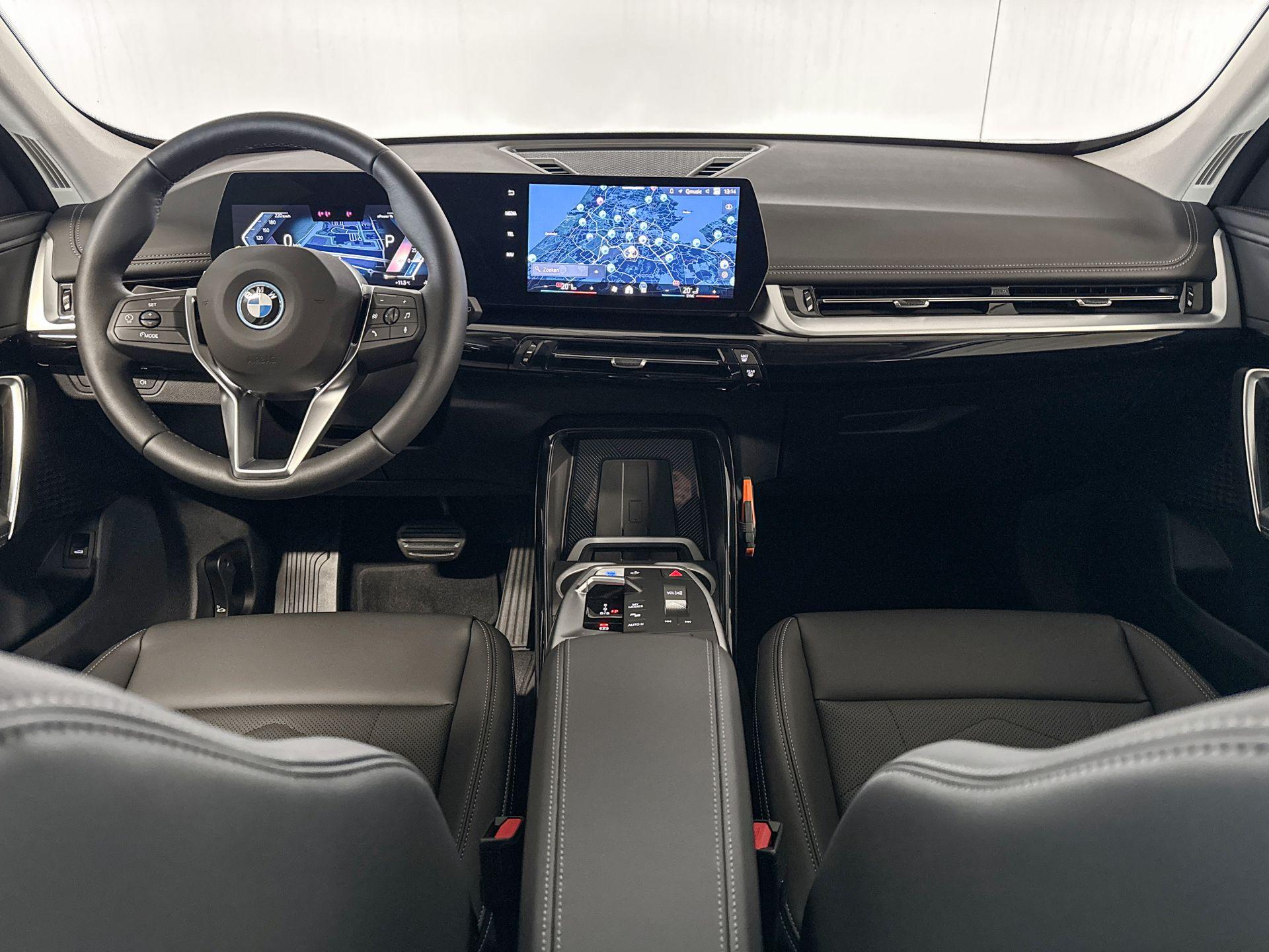 Foto van BMW Ix1
