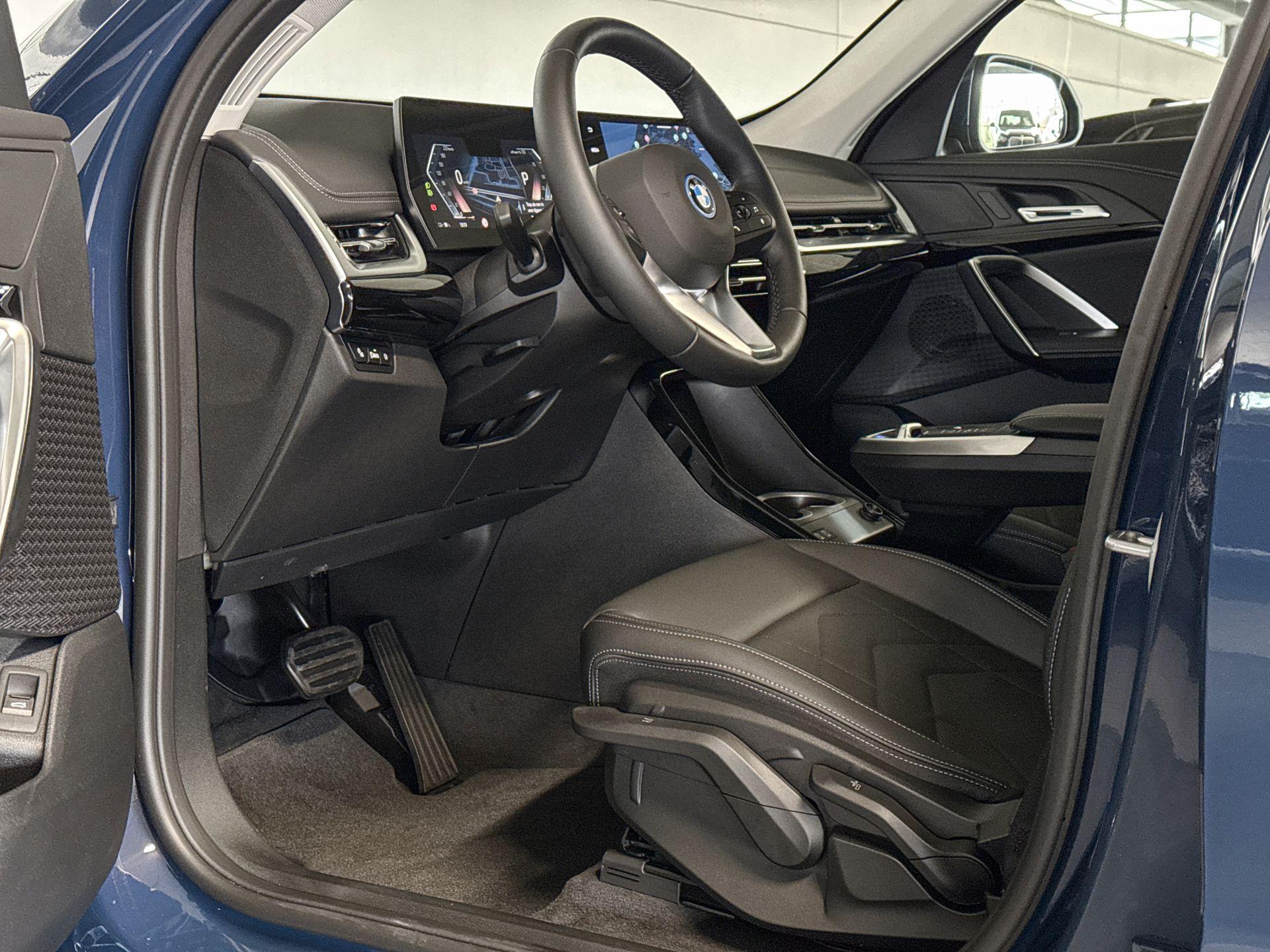 Foto van BMW Ix1