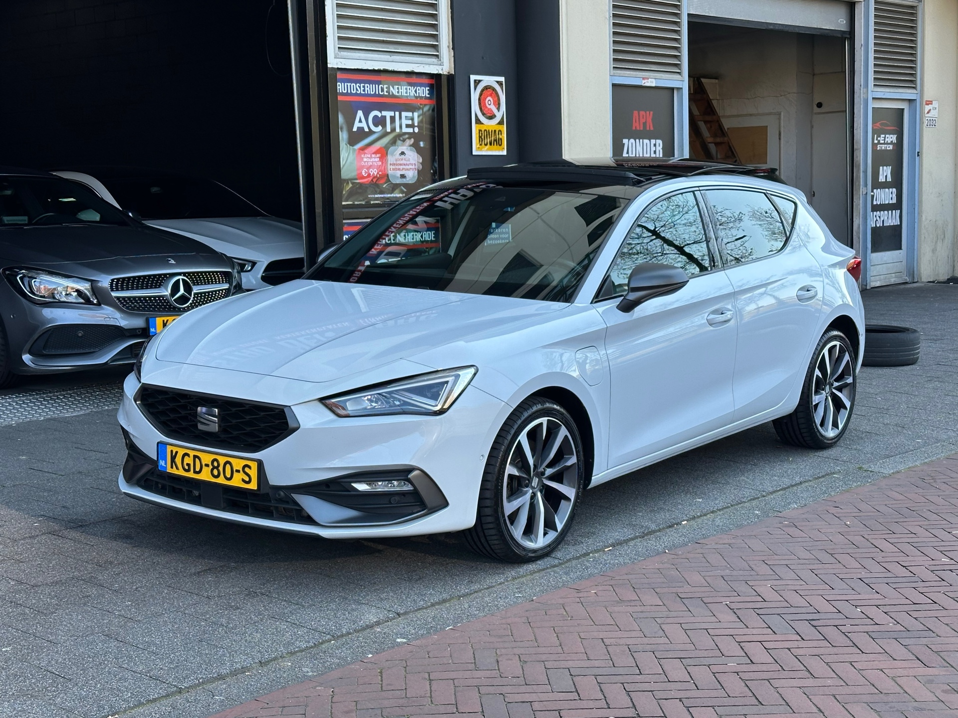 Seat Leon 1.4 TSI eHybrid PHEV FR Business Intense 2021 - voorkant