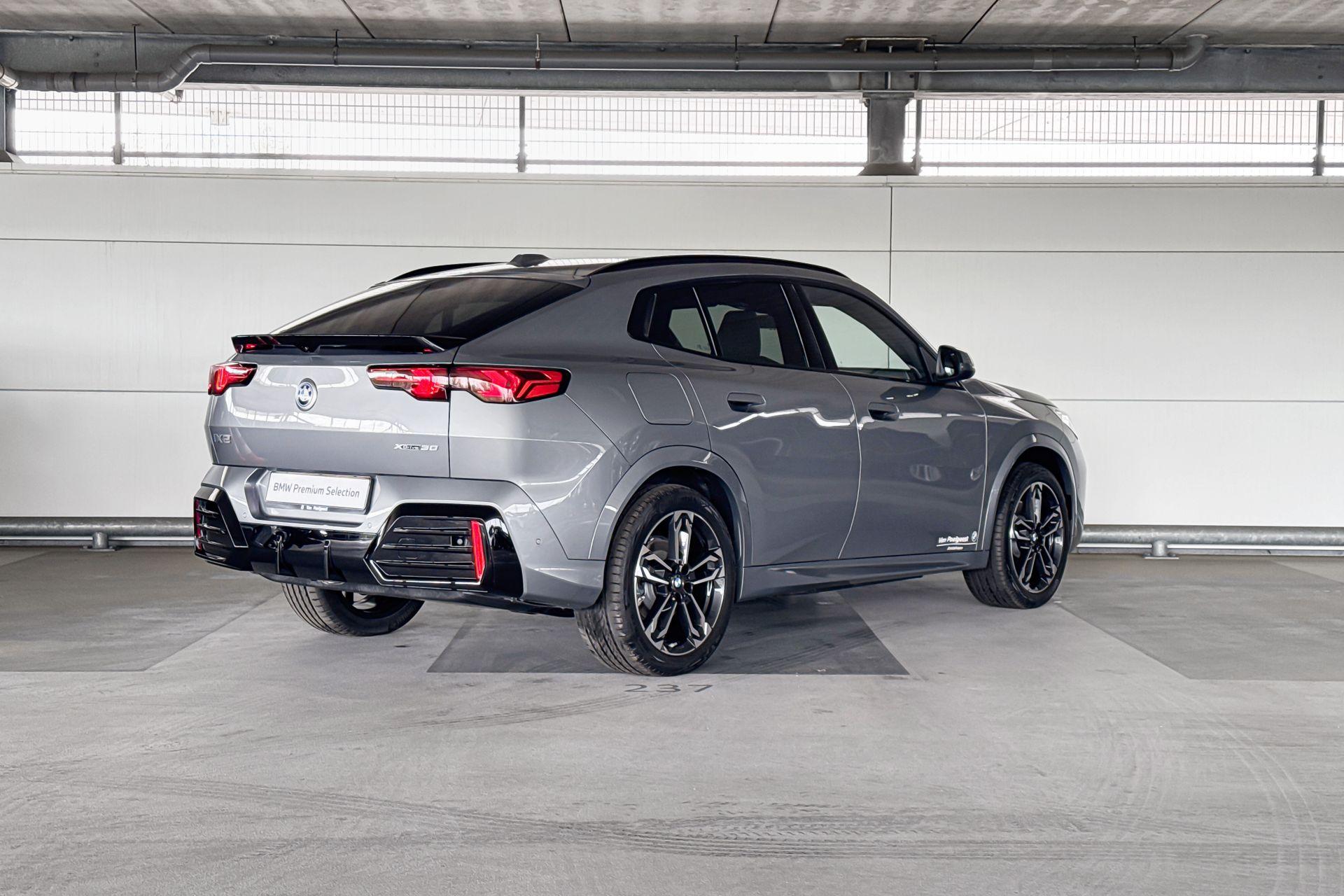 Foto van BMW Ix2 Xdrive30