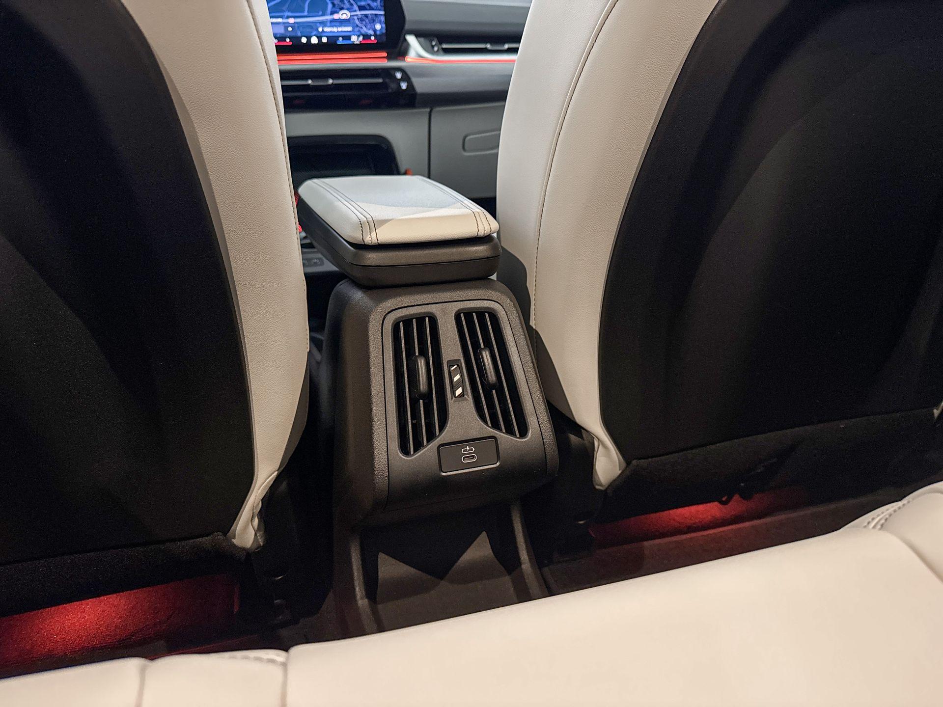 Foto van BMW Ix2 Xdrive30