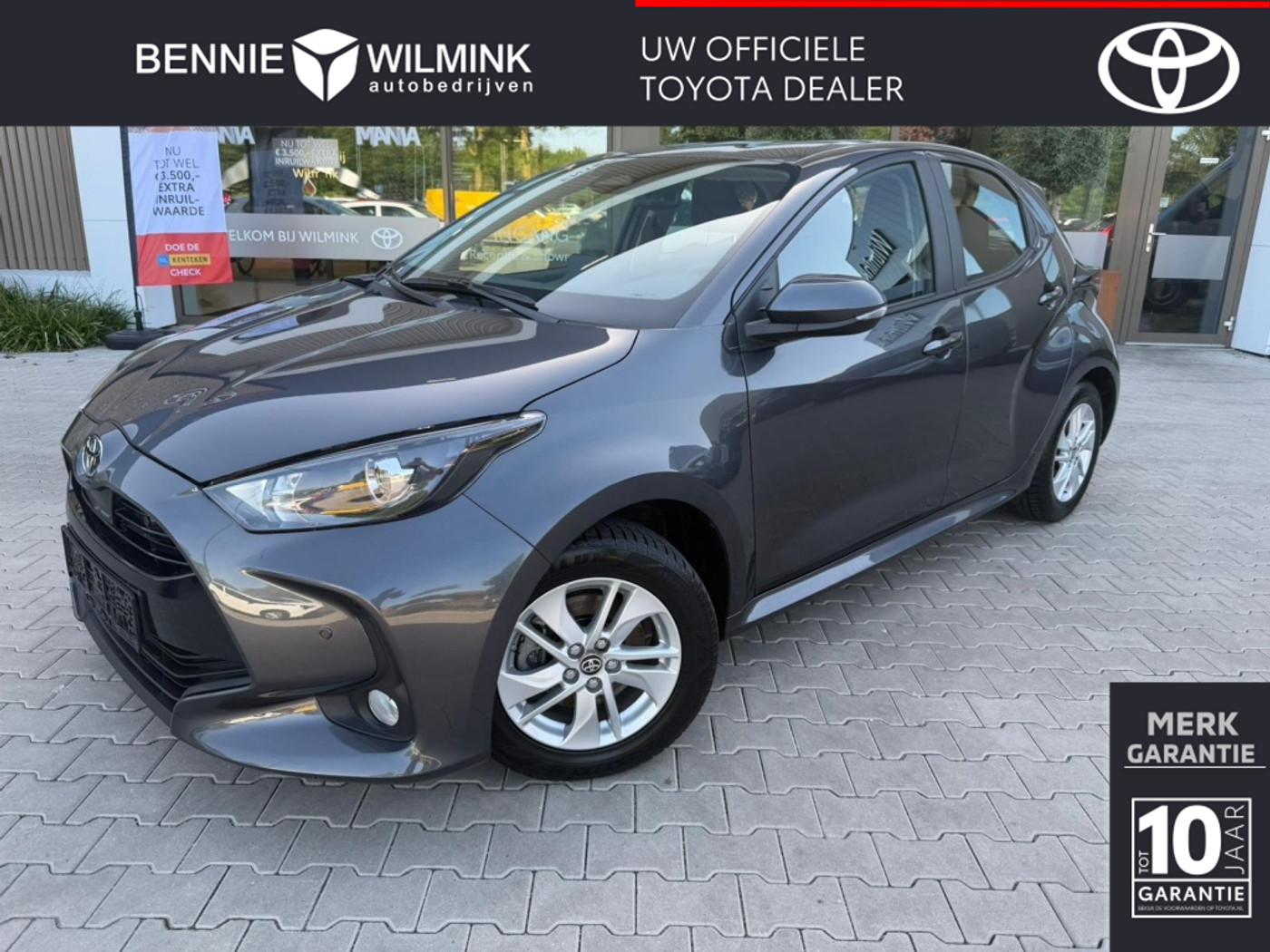 Toyota Toyota Yaris 1.5 Hybrid 115 Dynamic Limited | Parkeersensoren 2025 - voorkant