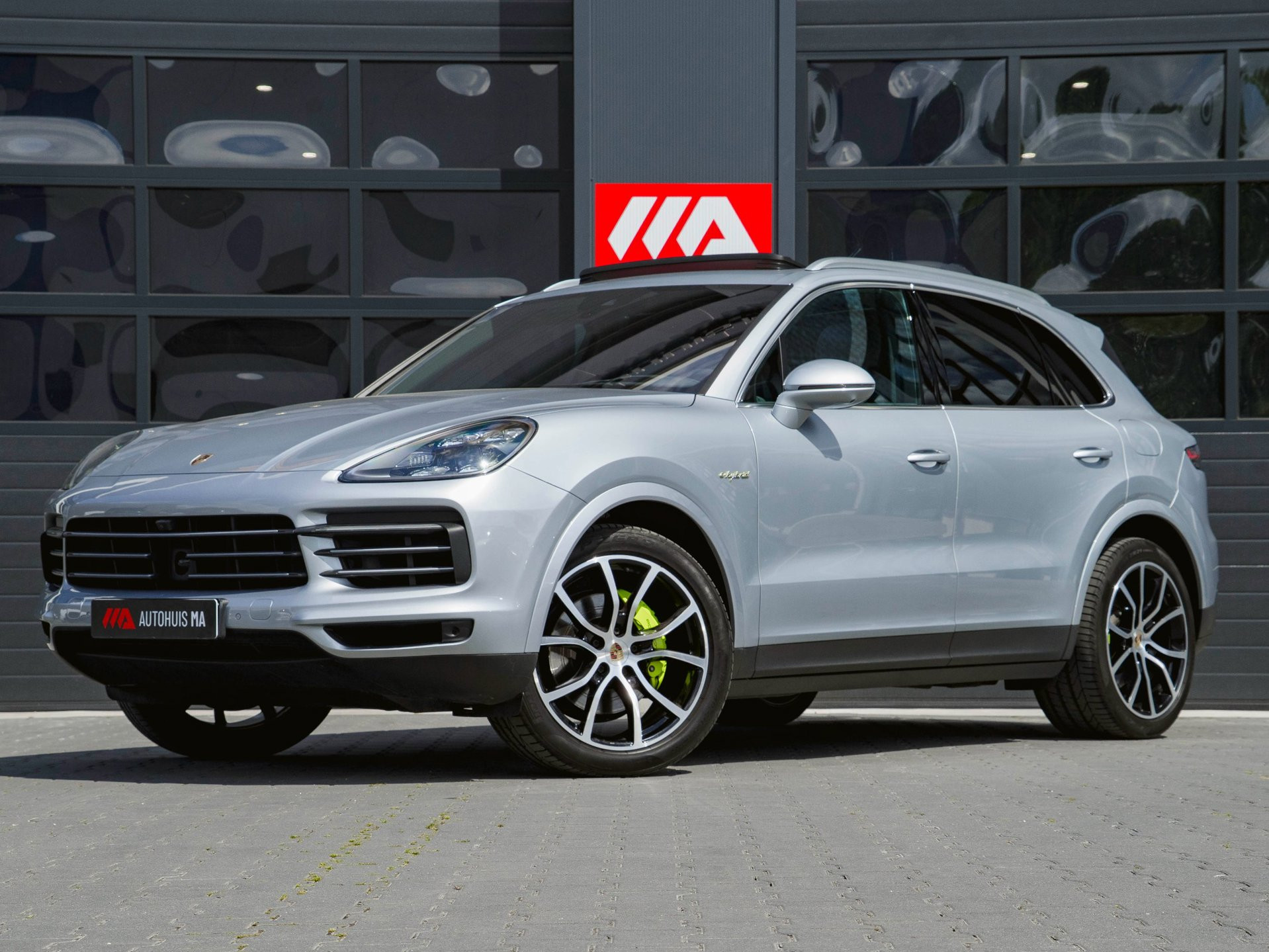 Porsche Cayenne E-hybrid 3.0 E-Hybrid Sport-Chrono|Stoelverwarming|Bose|Nachtzicht|360 Camera|Elektr. Achterklep|Stuurverwarming 2020 - voorkant