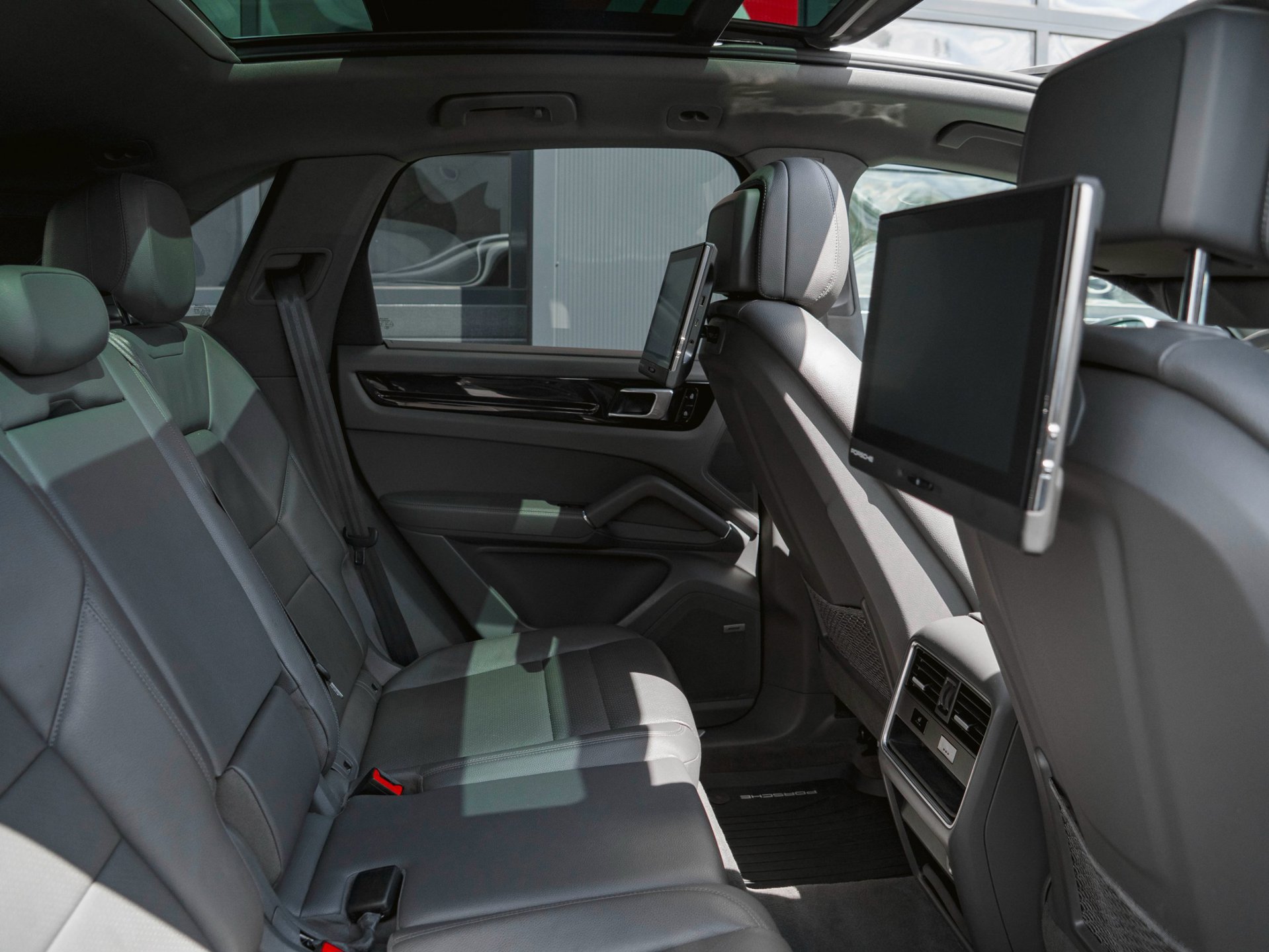 Foto van Porsche Cayenne E-hybrid