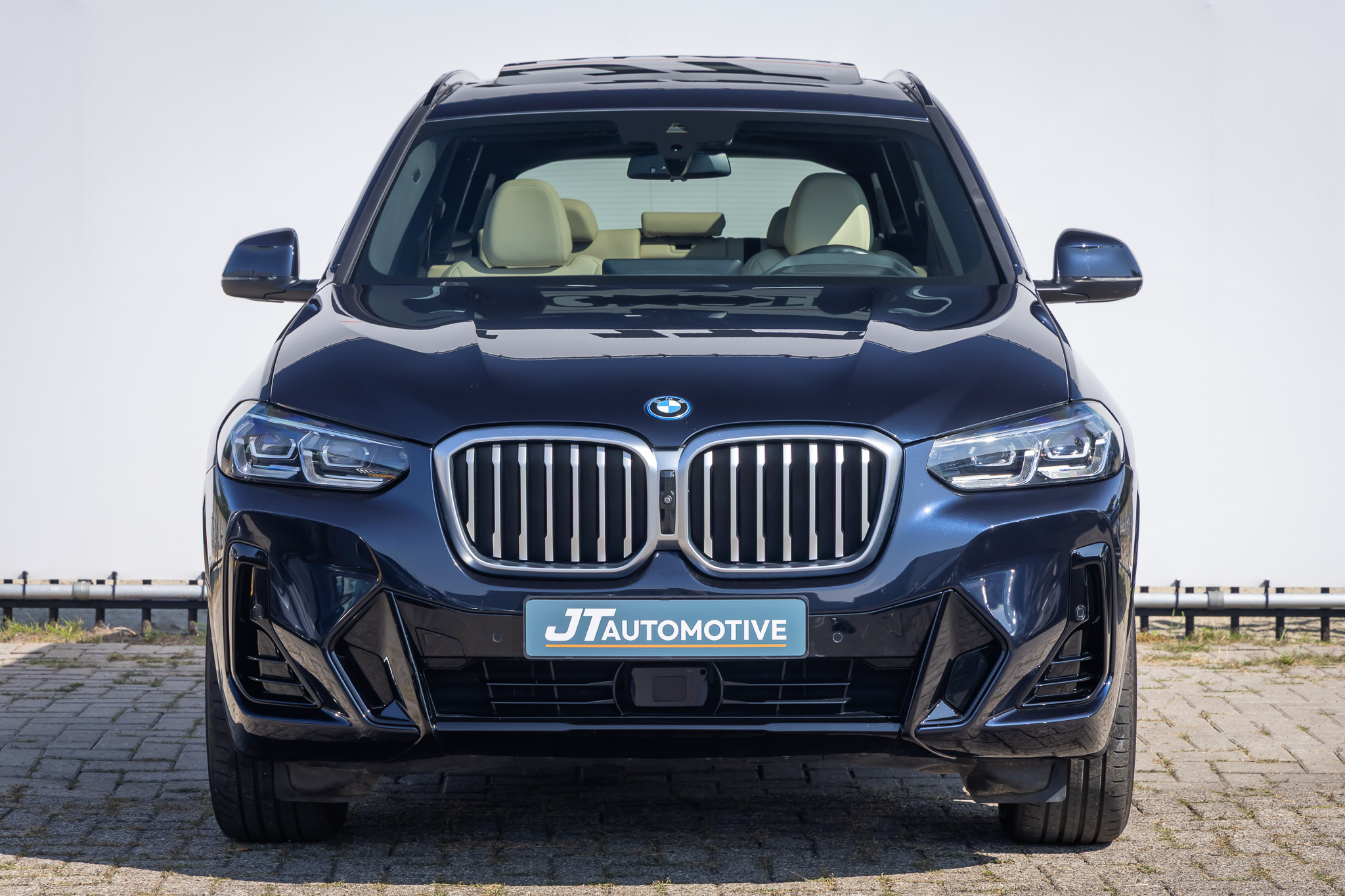 Foto van BMW X3 Xdrive30e