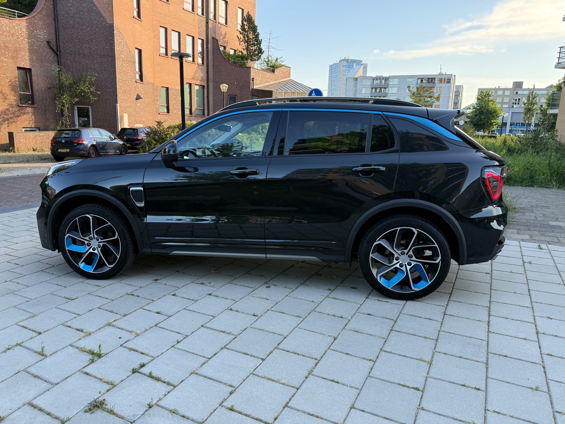Foto van Lynk&co LYNK & Co 01