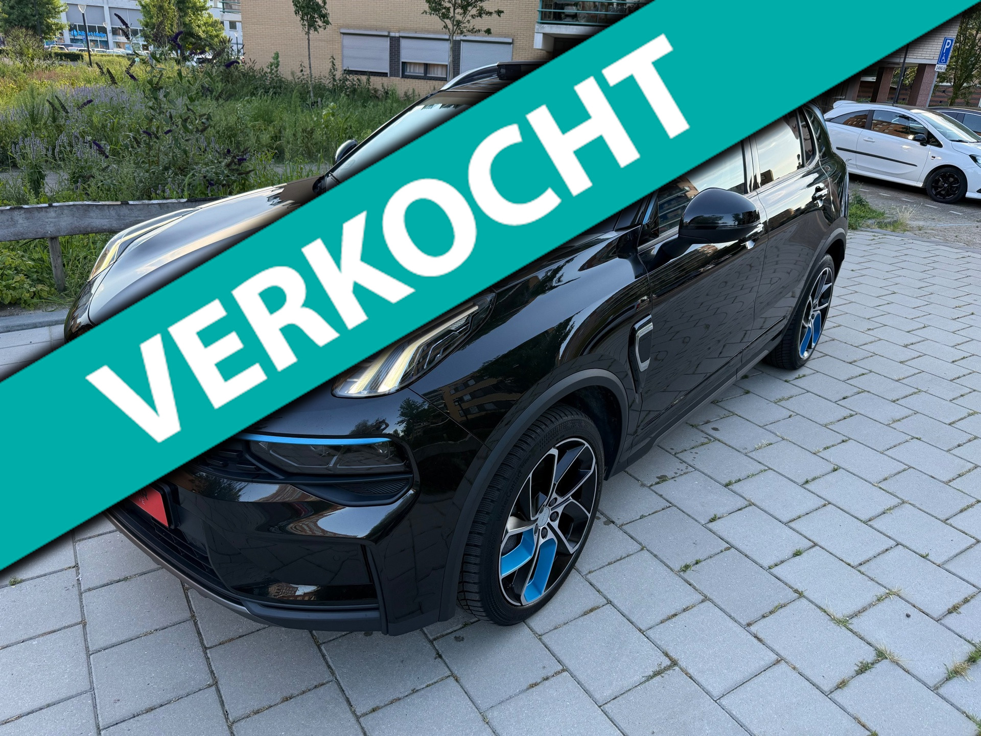 Lynk&co LYNK & Co 01 1.5 | PHEV | Panoramadak | Full Options | Zwart 2022 - voorkant