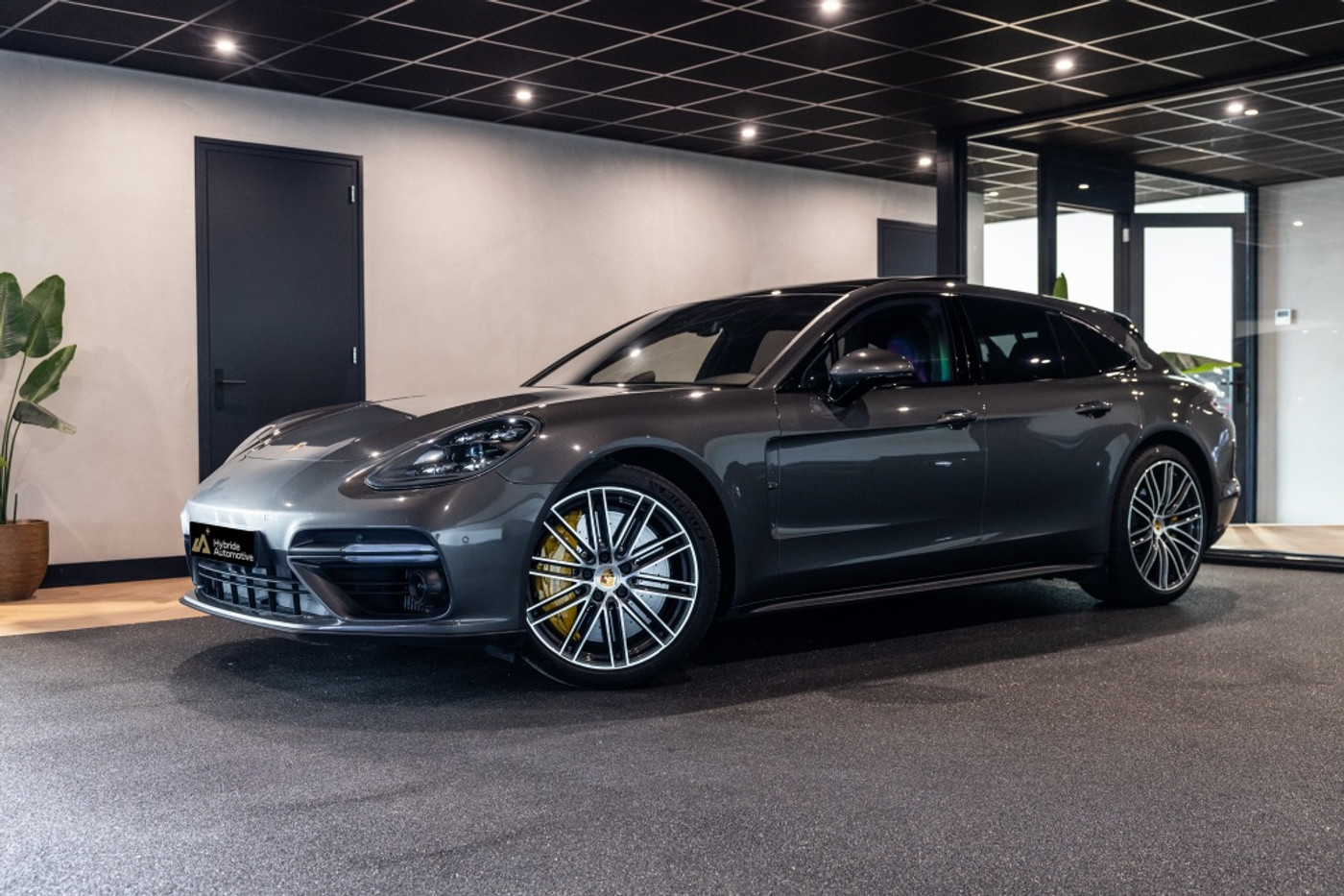 Porsche Panamera Turbo 4.0 Turbo | 4WD | Softclose | Pano 2018 - voorkant