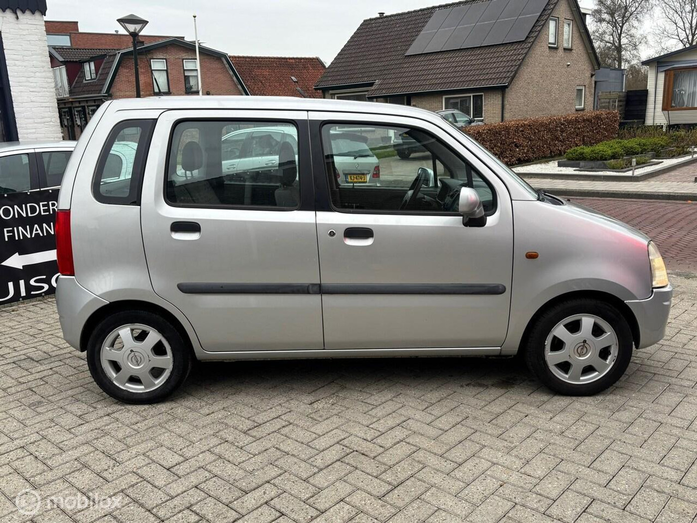 Foto van Opel Agila