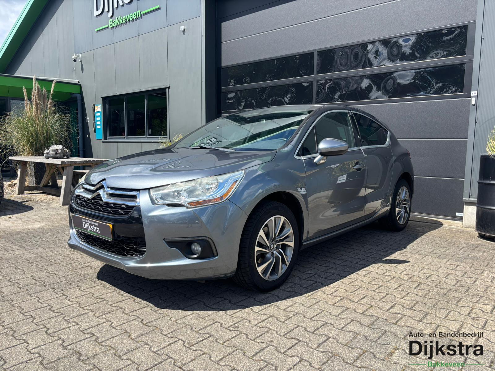 Citroen Ds4 1.6 VTi So Chic Incl. Afleverbeurt!! Airco/ Stoelmassage/ Cruise Control/ Navigatie!! 2012 - voorkant