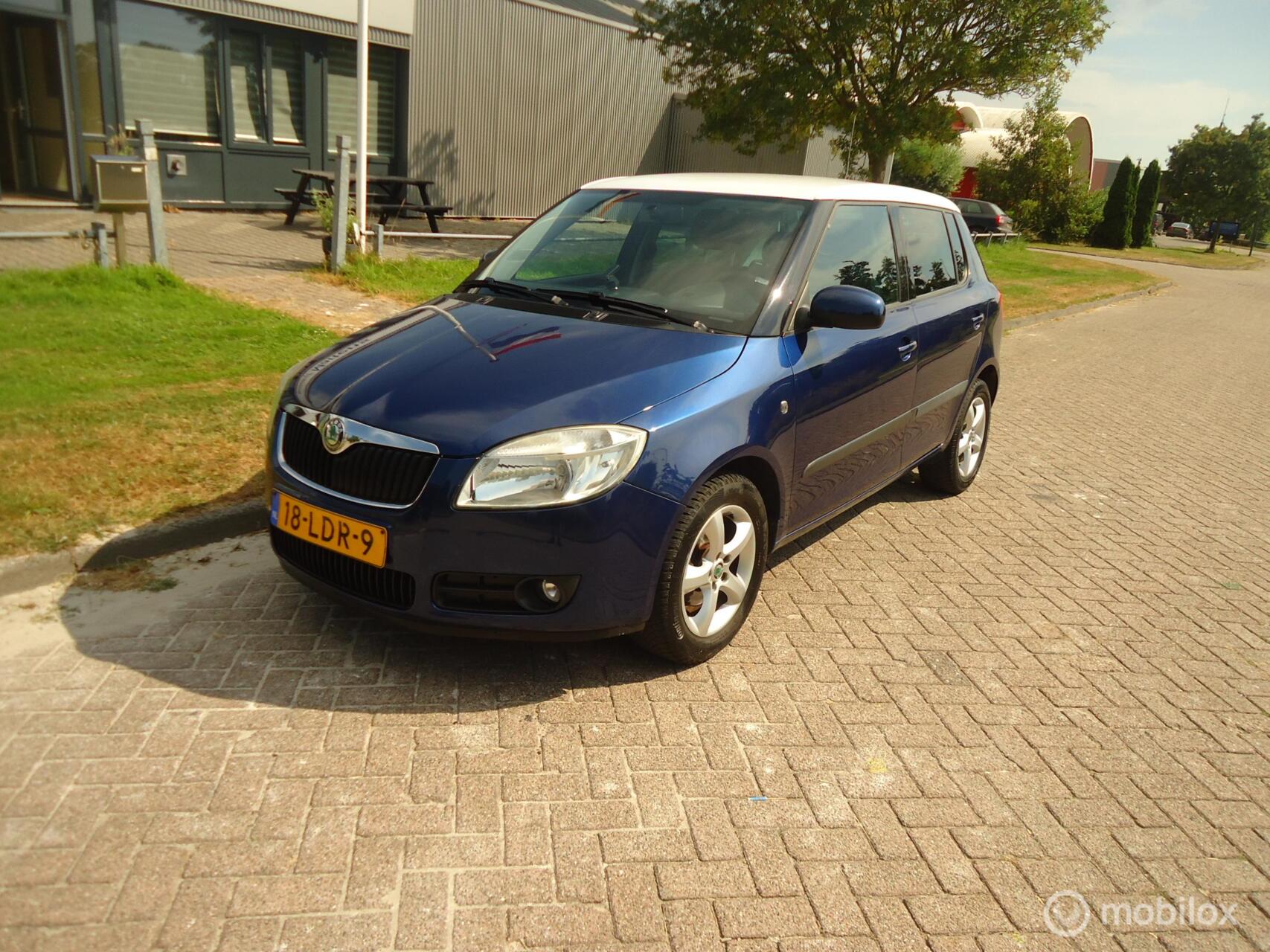 Skoda Fabia 1.4-16V Ambition Business Line 2010 - voorkant
