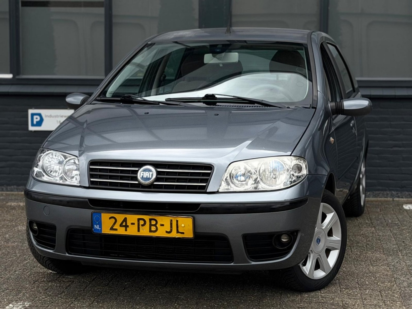 Fiat Fiat Punto 1.4-16V Emotion 2004 - voorkant