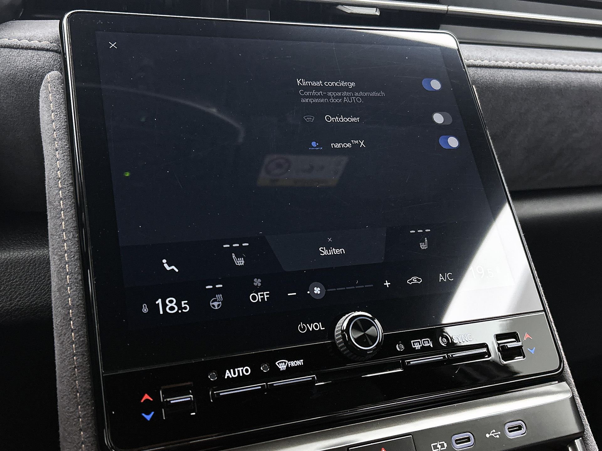 Foto van Lexus Lexus LBX
