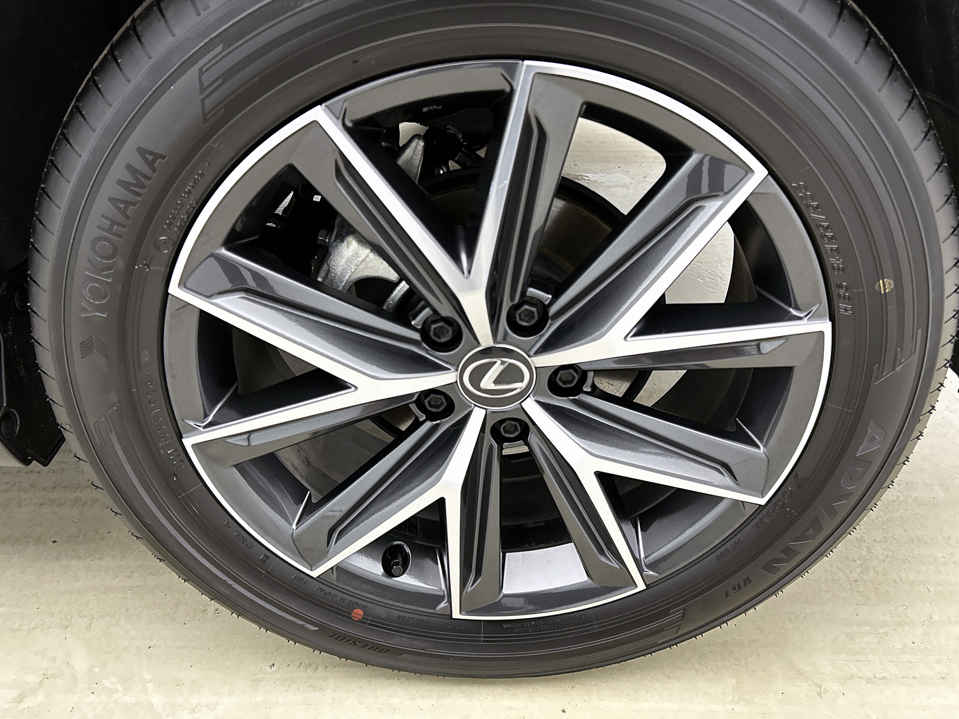 Foto van Lexus Lexus LBX