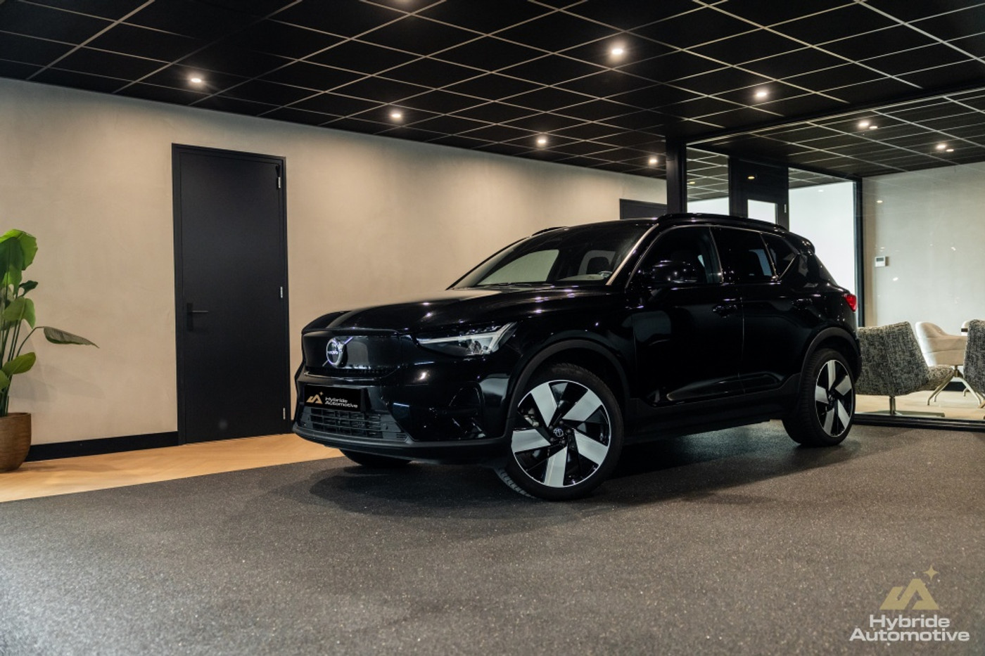 Volvo XC40 Extended Plus 82 kWh 2023 - voorkant