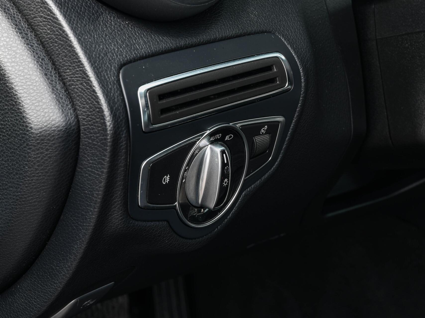 Foto van Mercedes-Benz C 200
