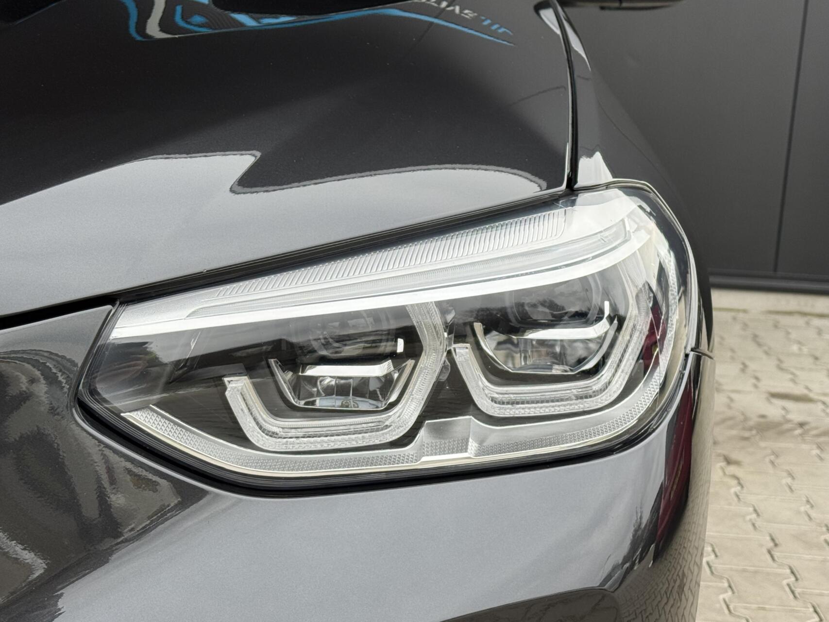 Foto van BMW Ix3