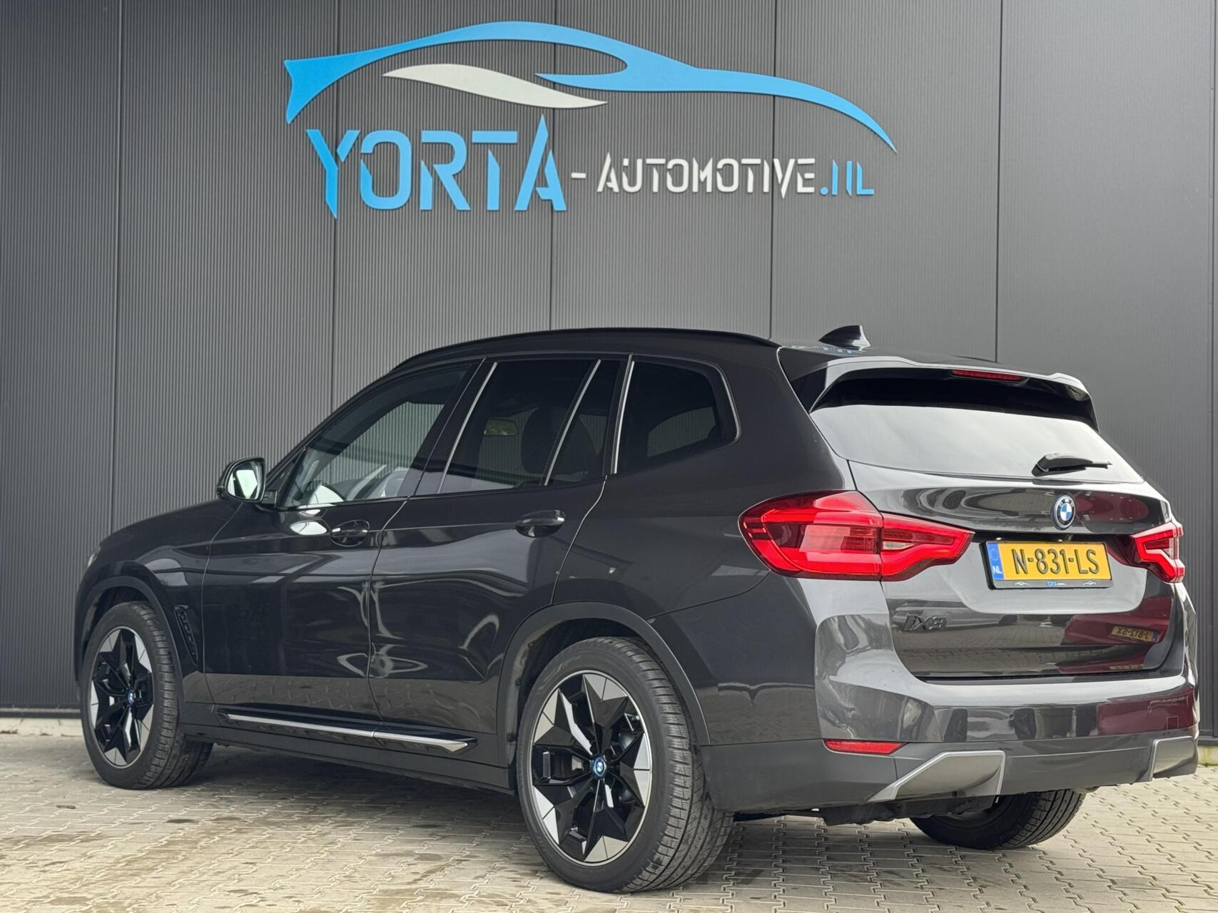 Foto van BMW Ix3