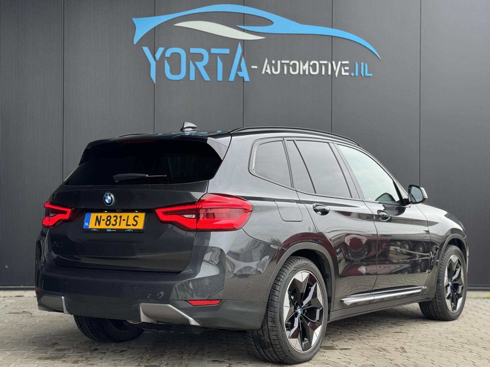 Foto van BMW Ix3