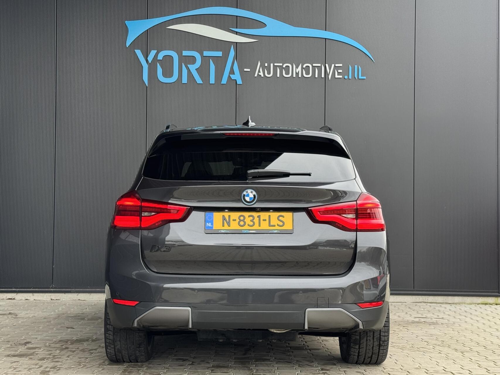 Foto van BMW Ix3